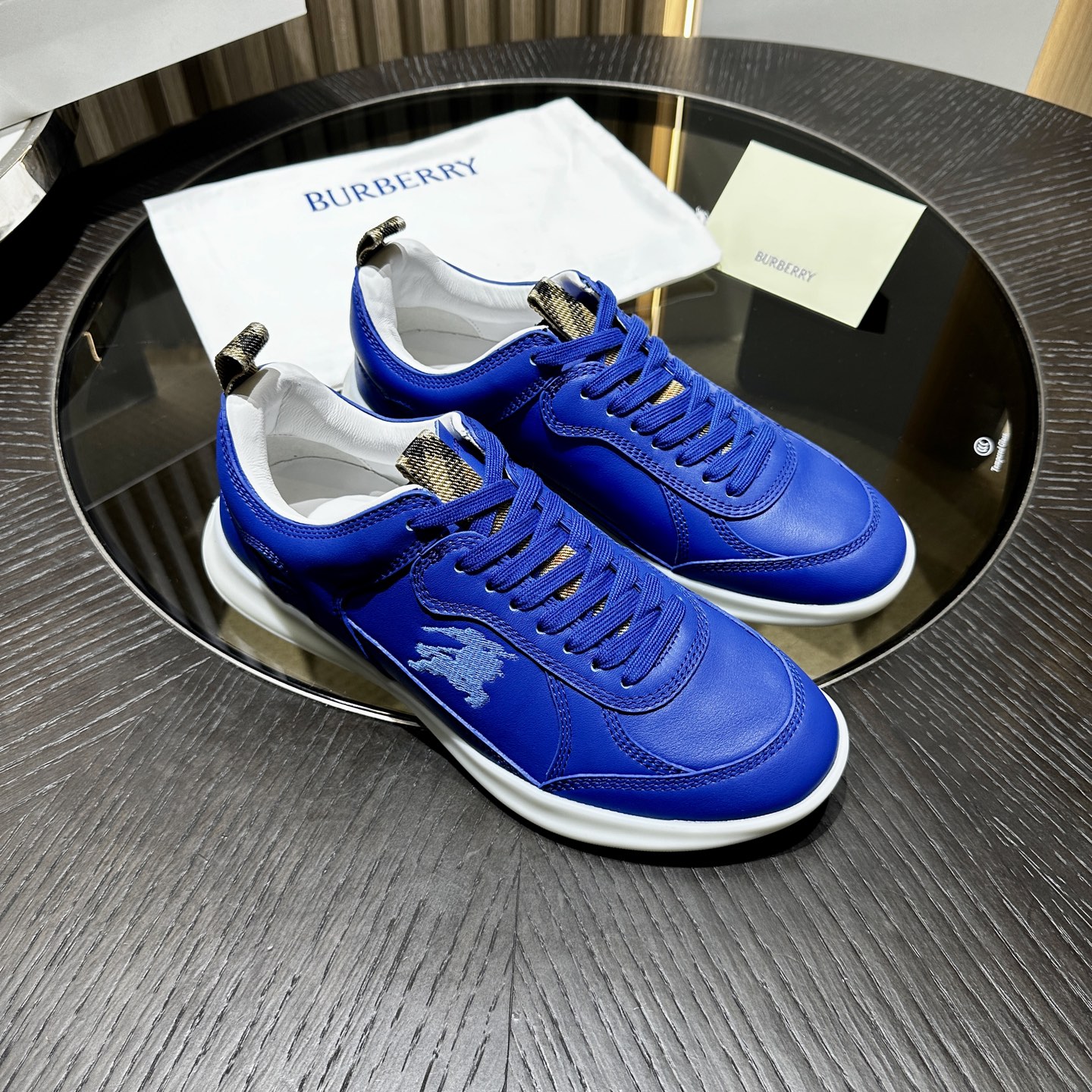 Burberry Leather Matrix Sneakers Zapatillas de la colección de Alta Costura que debutó en la pasarel