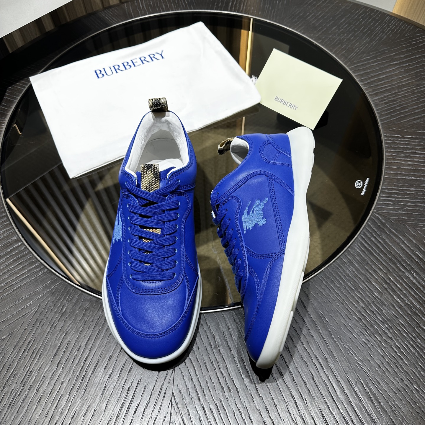 Burberry Leather Matrix Sneakers Zapatillas de la colección de Alta Costura que debutó en la pasarel