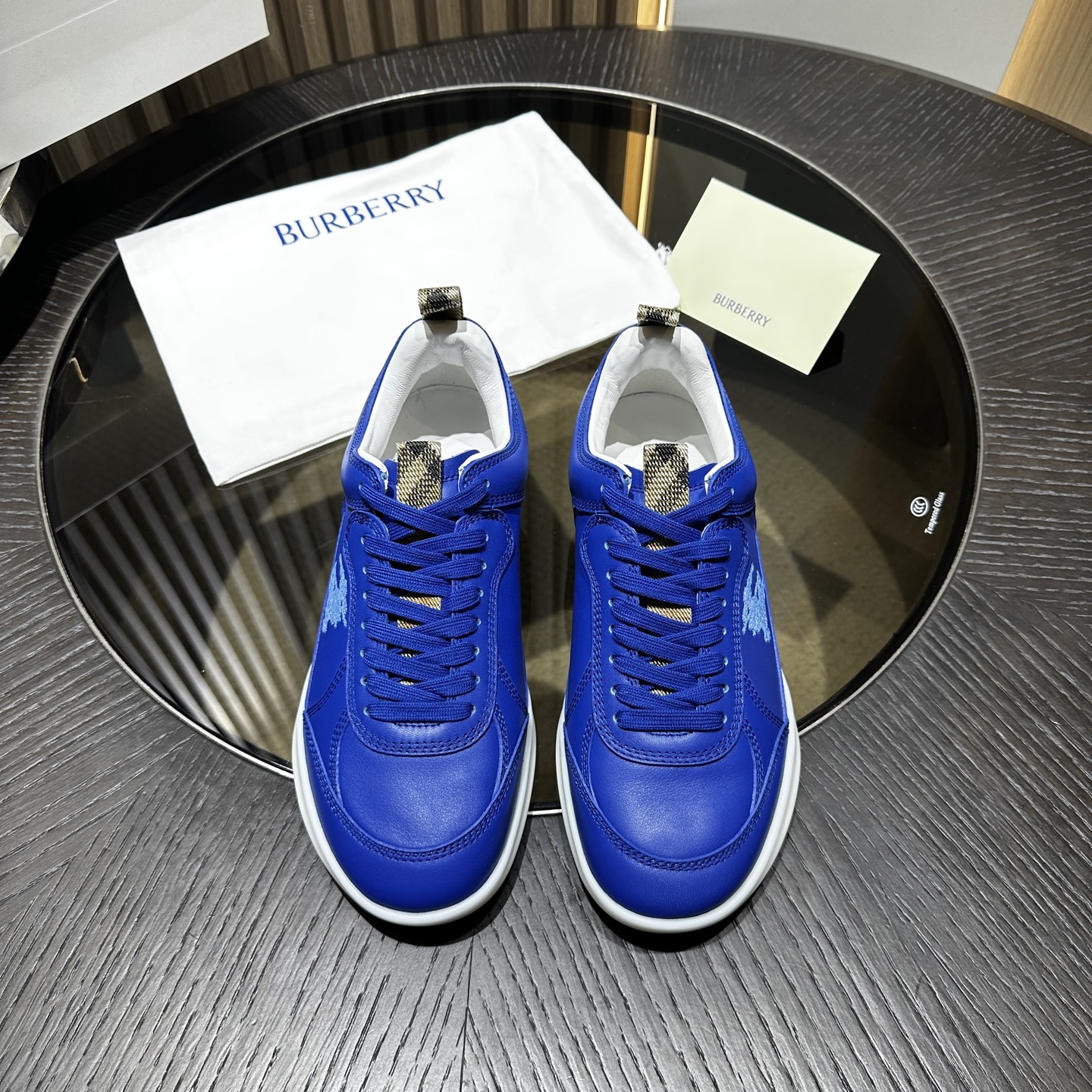 Burberry Leather Matrix Sneakers Zapatillas de la colección de Alta Costura que debutó en la pasarel