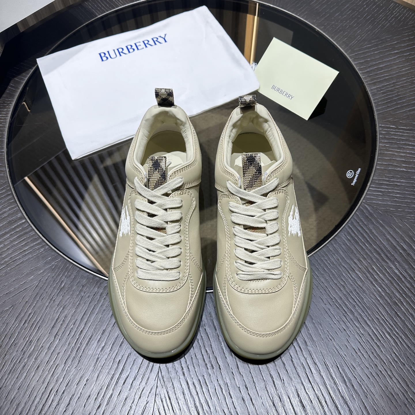 Burberry Leather Matrix Sneakers Zapatillas de la colección de Alta Costura que debutó en la pasarel