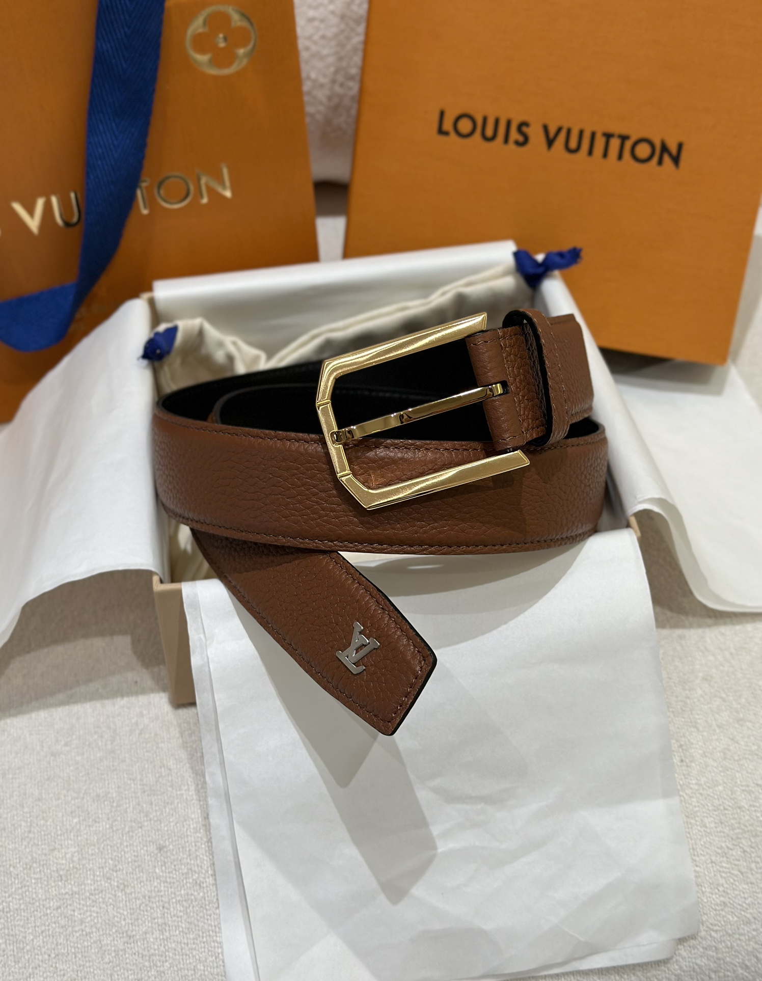 Najlepsza luksusowa replika
 Louis Vuitton Pasek