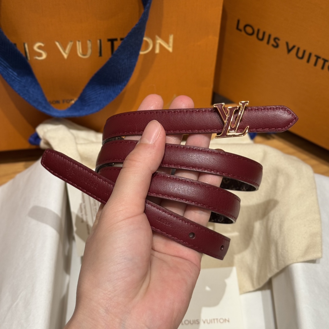 [LV Belts] Metal buckle Fill in the amel-pointed end with an elegant stroke