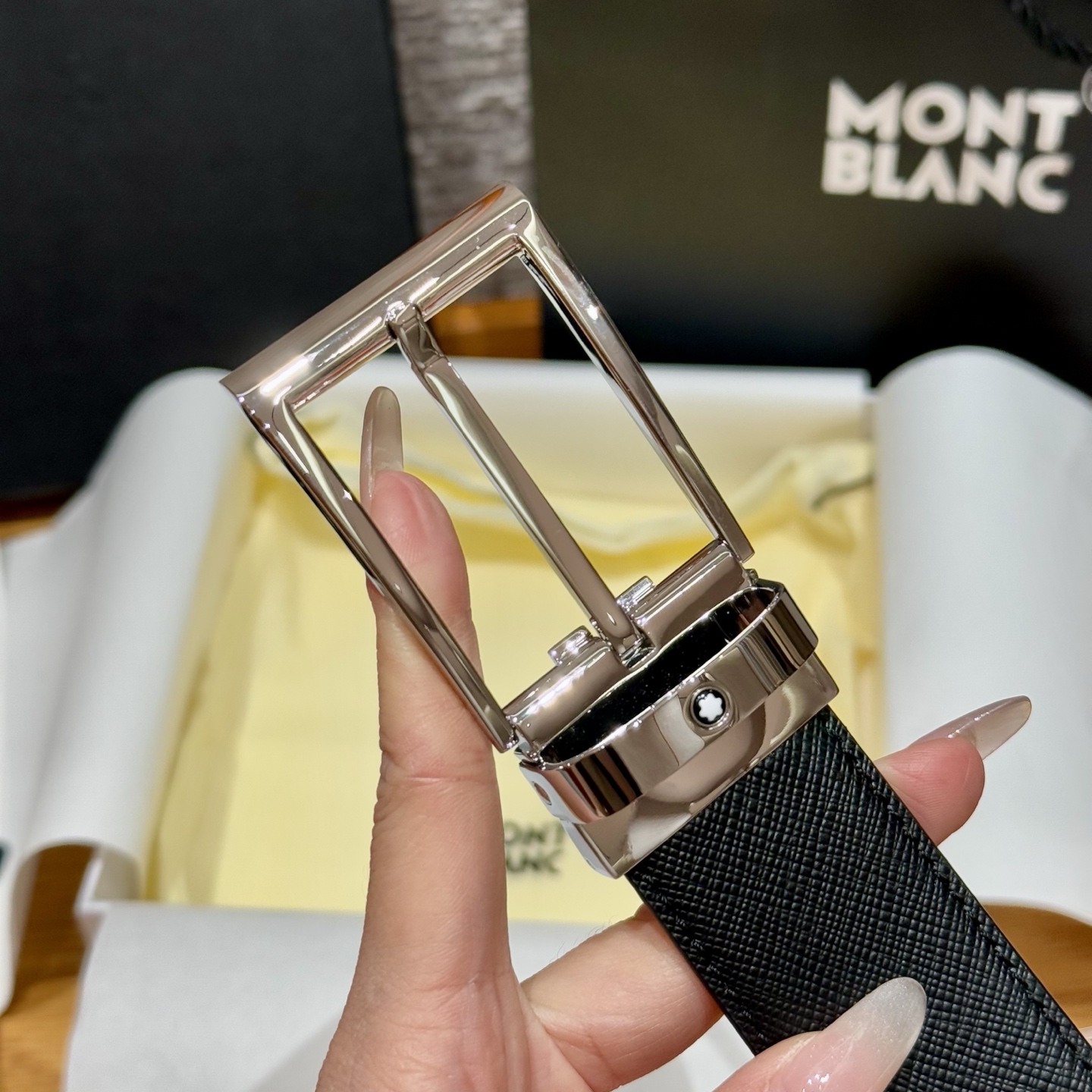 China Replica Montblanc Belt MBBT0409-1971