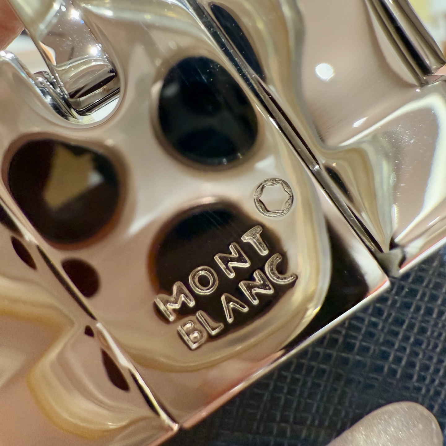 China Replica Montblanc Belt MBBT0409-1971