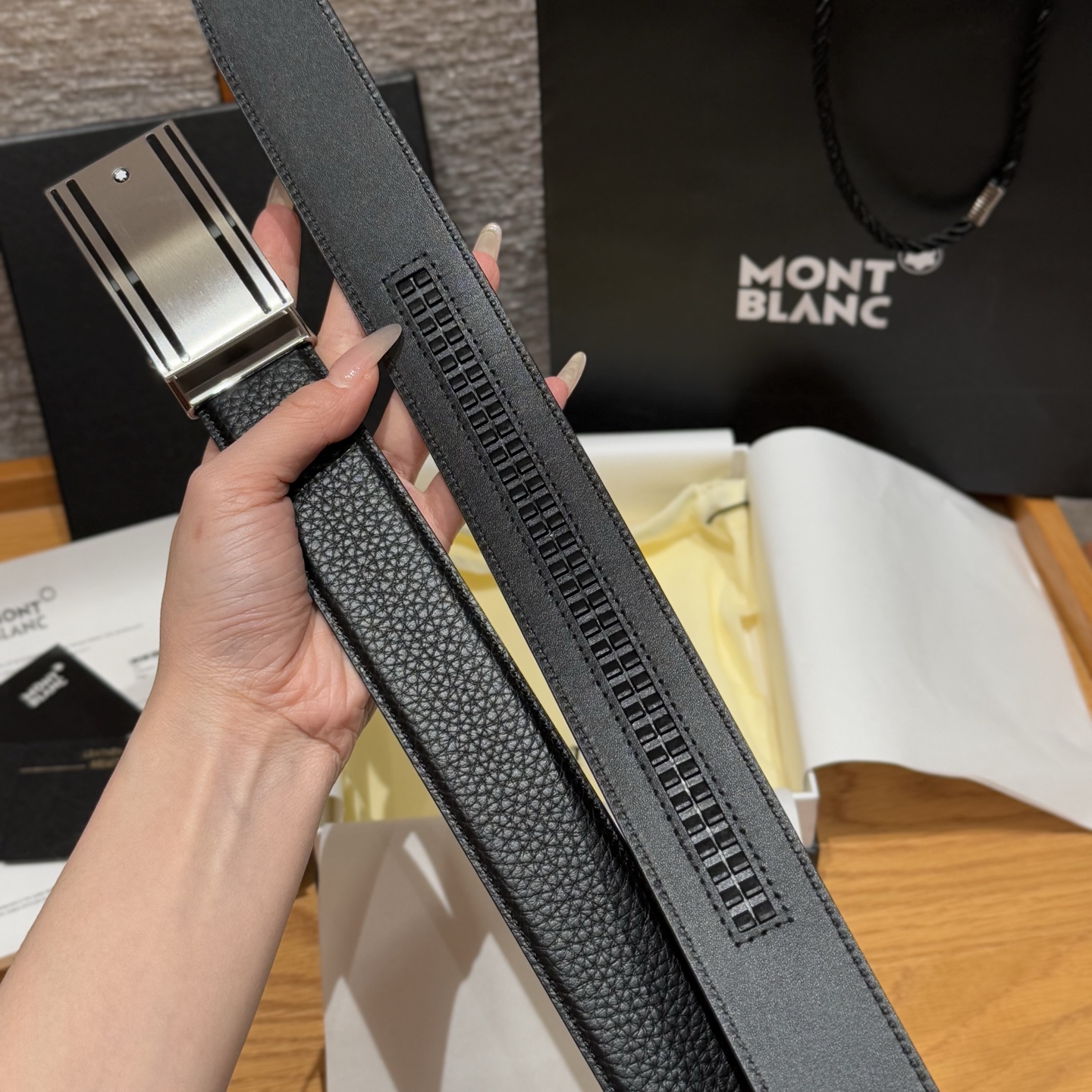 China Replica Montblanc Belt MBBT0409-459