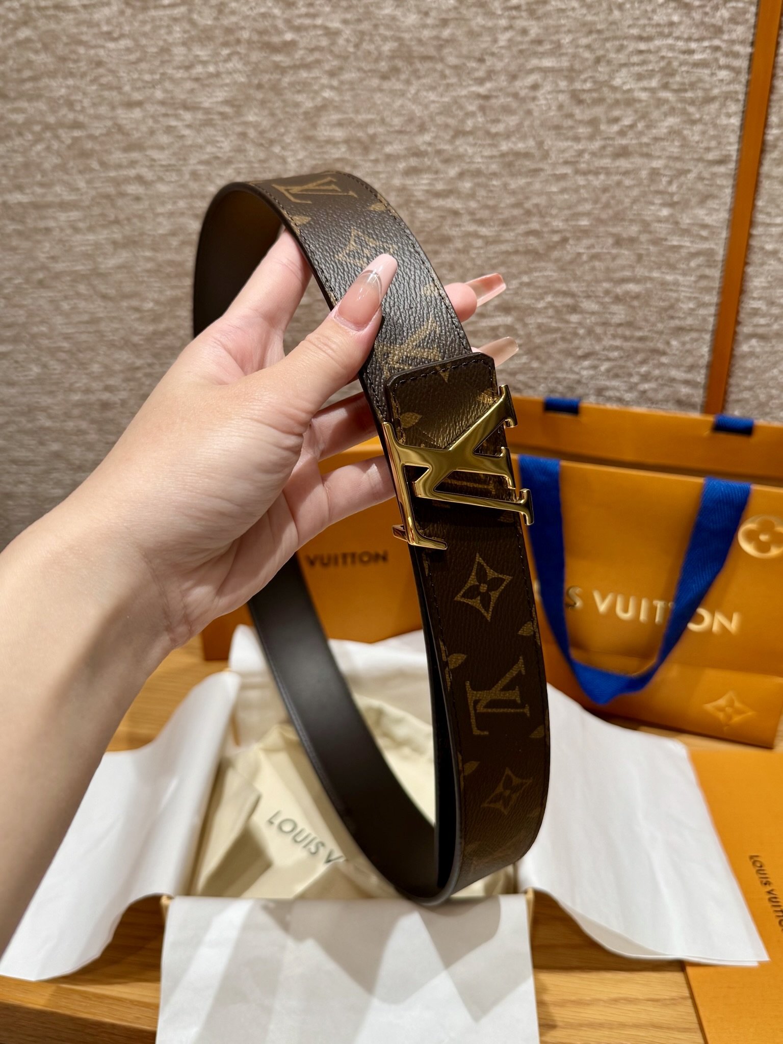 루이비통 모노그램 리버시블 남성 벨트 4 cm 상세 이미지 4