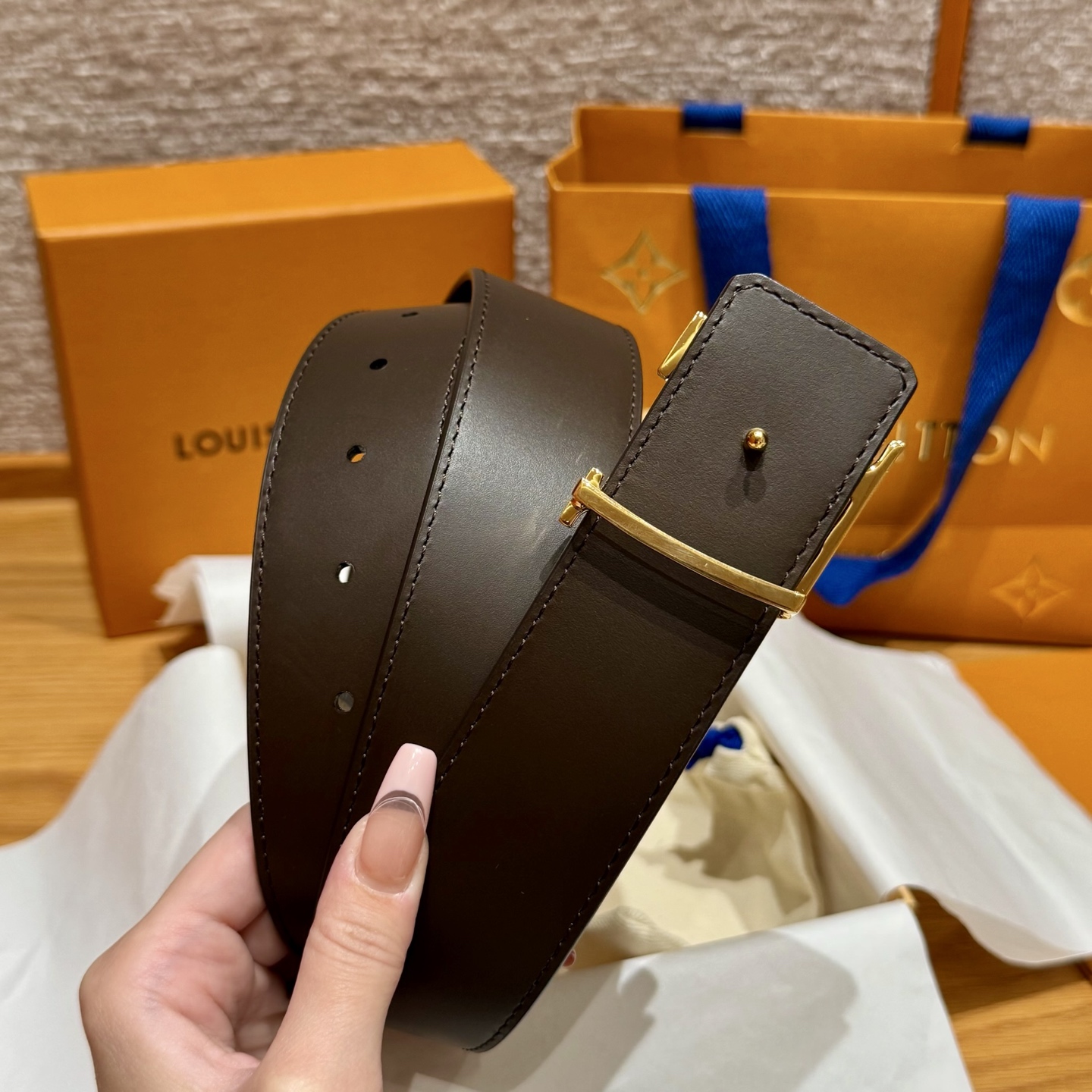 루이비통 모노그램 리버시블 남성 벨트 4 cm 상세 이미지 3