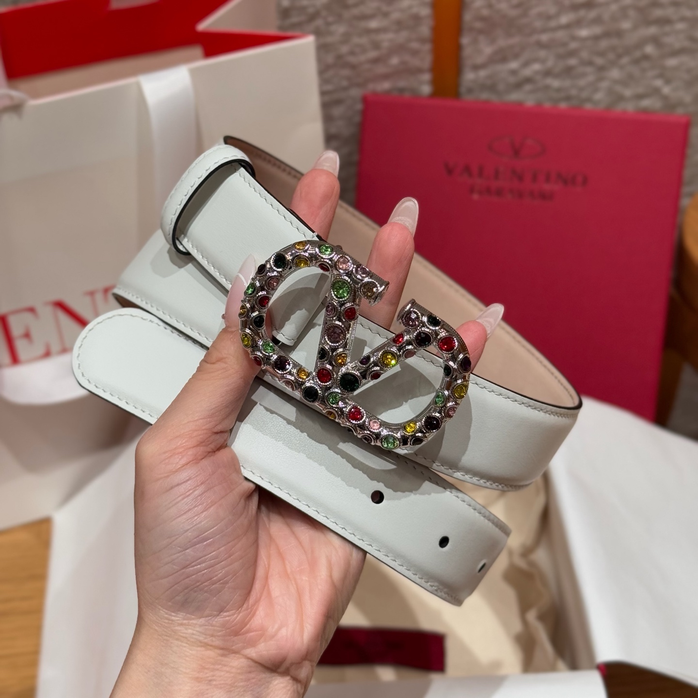 [Valentino Belts] Valentino Copper hardware buckle Extreme shine Add eye-catc