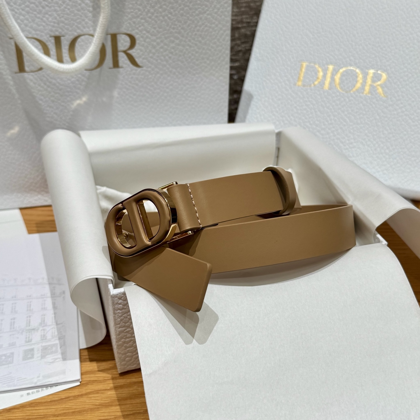 Dior Cinturón Reversible de Piel de Becerro con Hebilla CD Icon, 2.5 cm