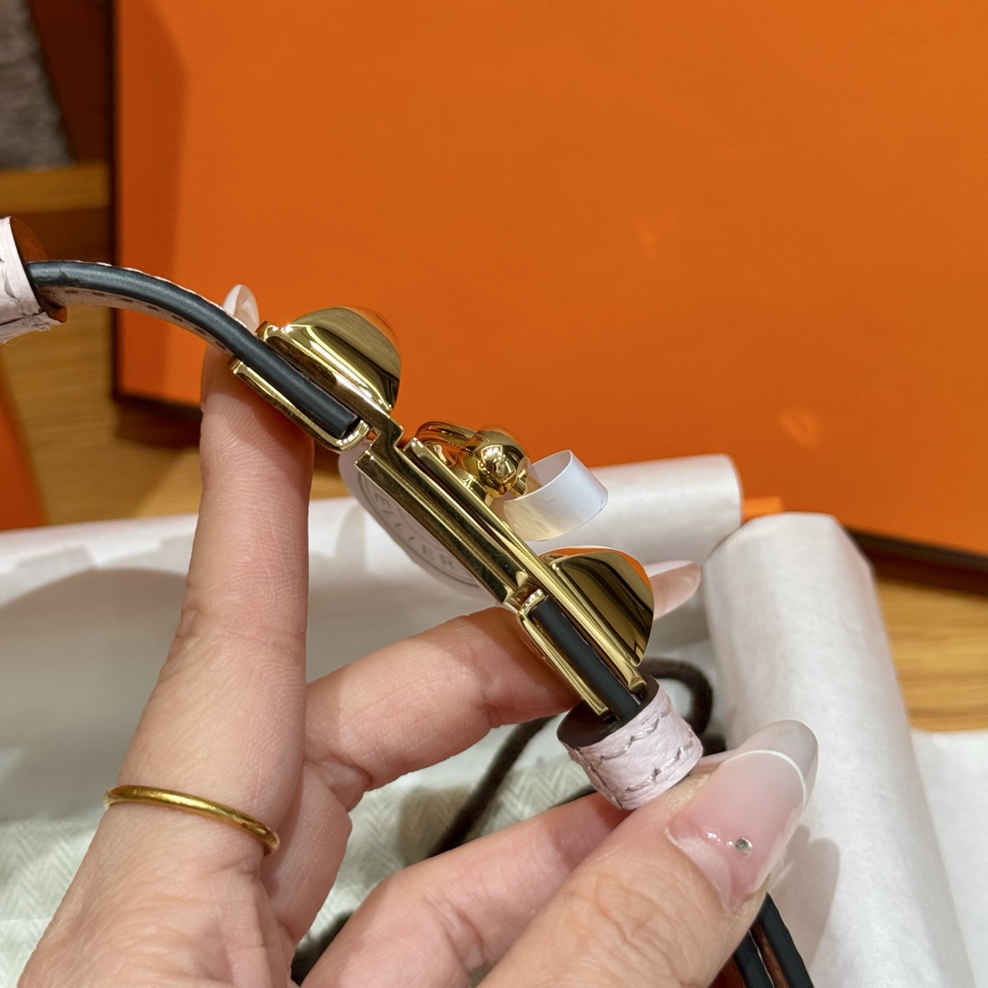 H家新款女款調節腰帶 - Epsom小牛皮&自由調節デザイン