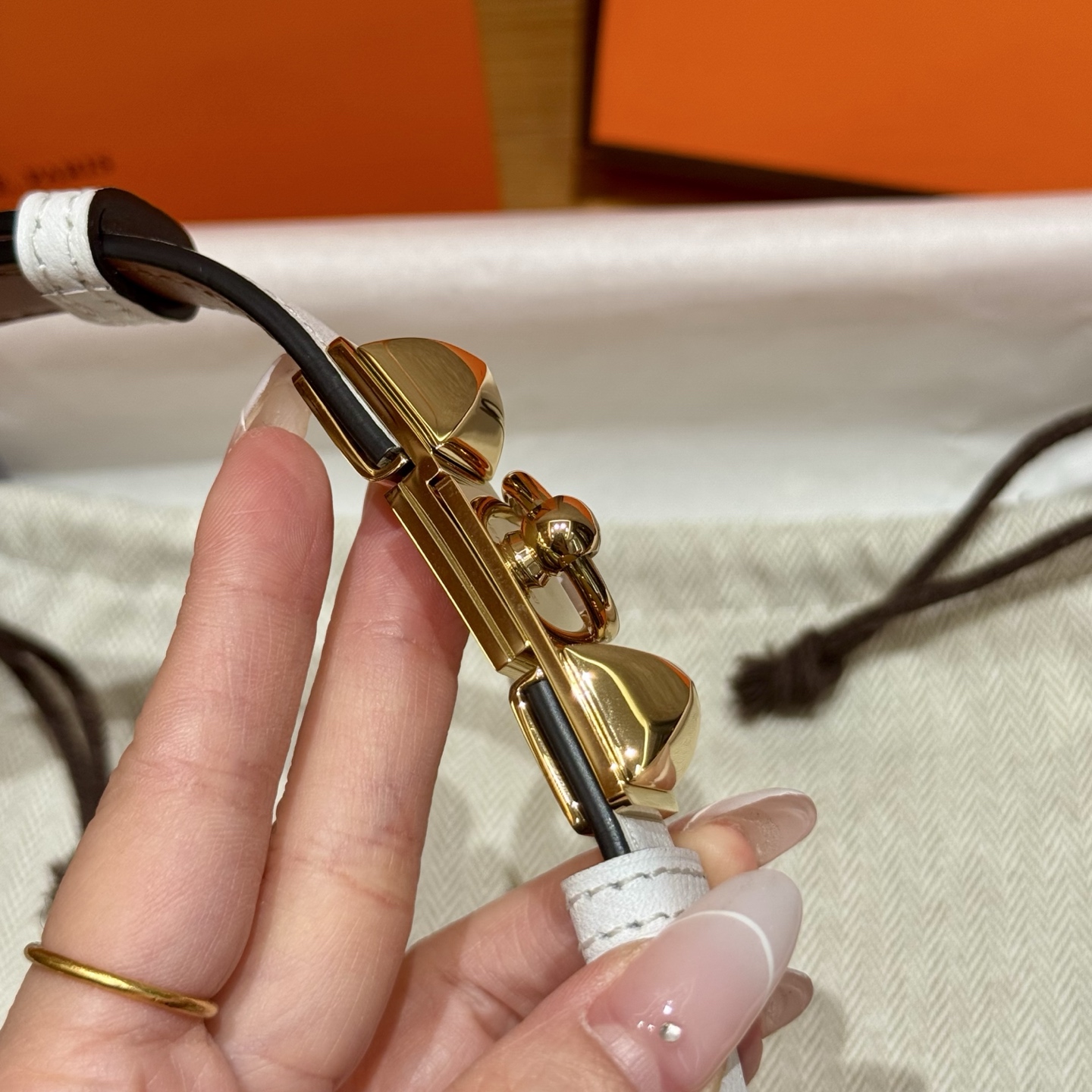 H家新款女款调节腰带 Epsom小牛皮素材・幅1.8cm・自由調節可能