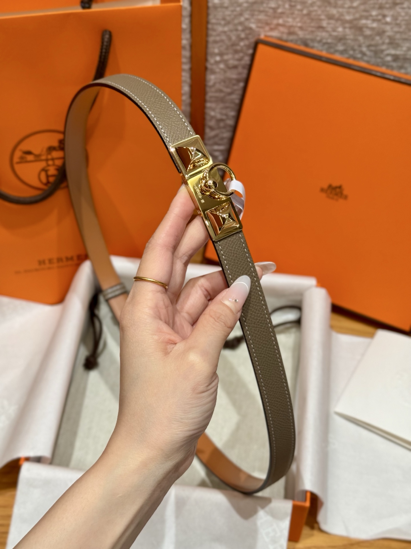 H家新款女款調節腰帶 - Epsom小牛皮と镀金kelly皮带扣