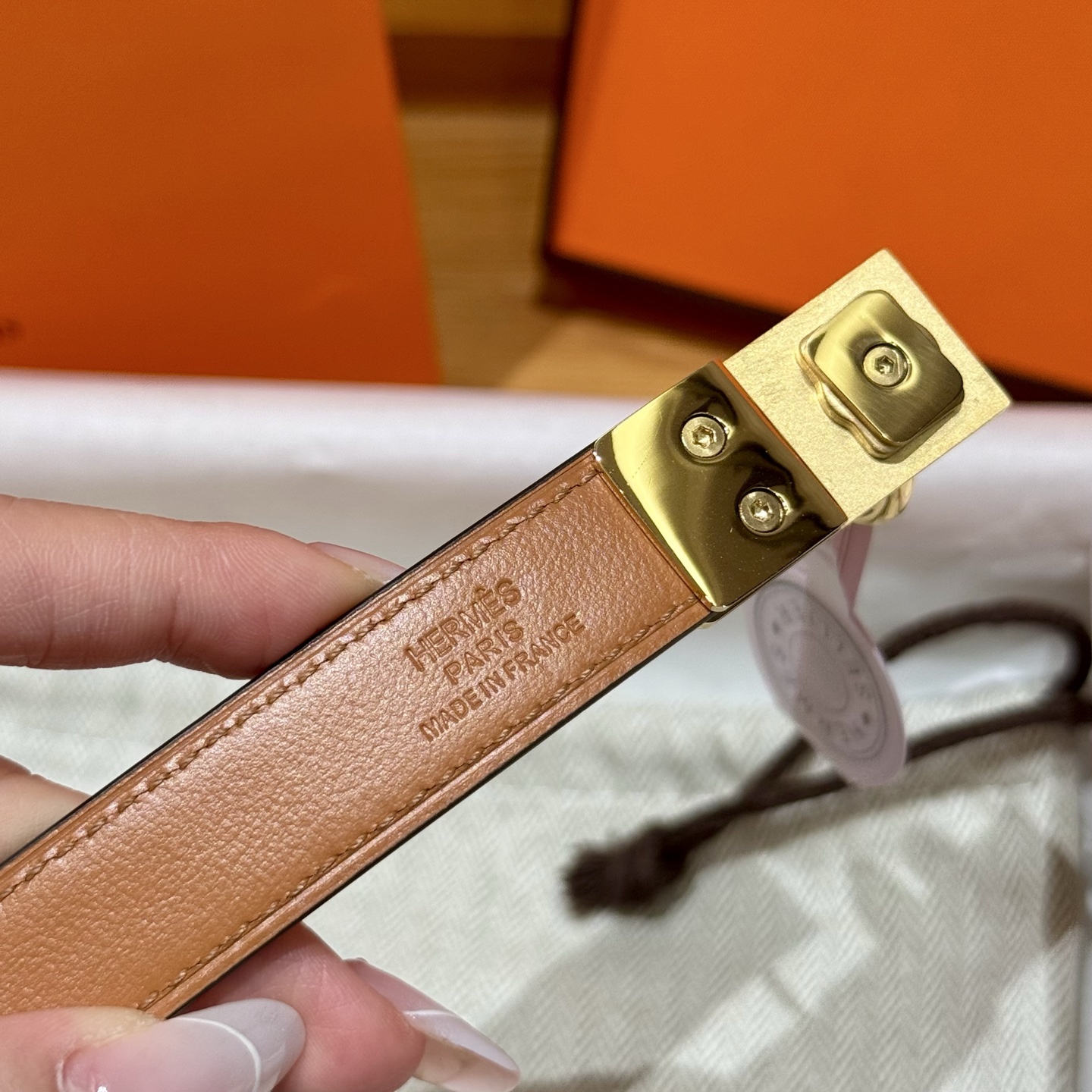 H家新款女款調節腰帯 - Epsom小牛皮製、自由調節可能