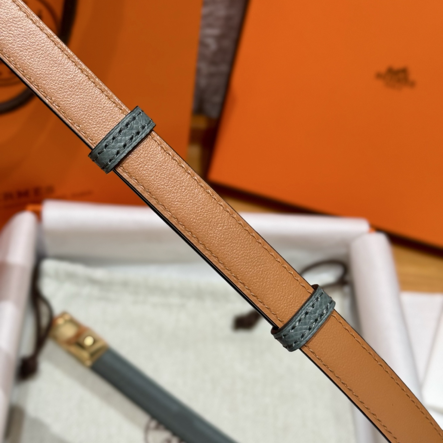 H家新款女款調節腰帯 - Epsom小牛皮製、自由調節可能