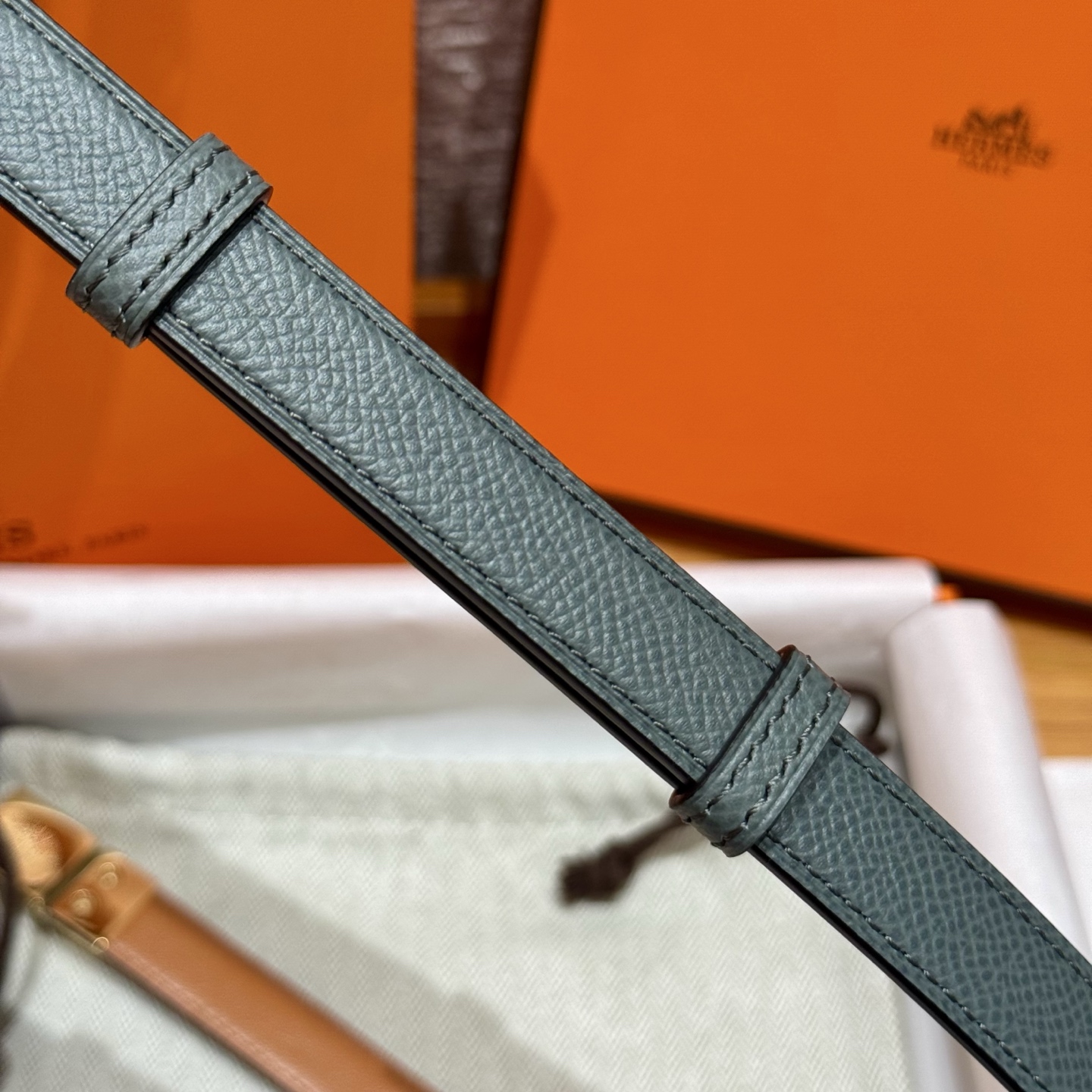 H家新款女款調節腰帯 - Epsom小牛皮製、自由調節可能