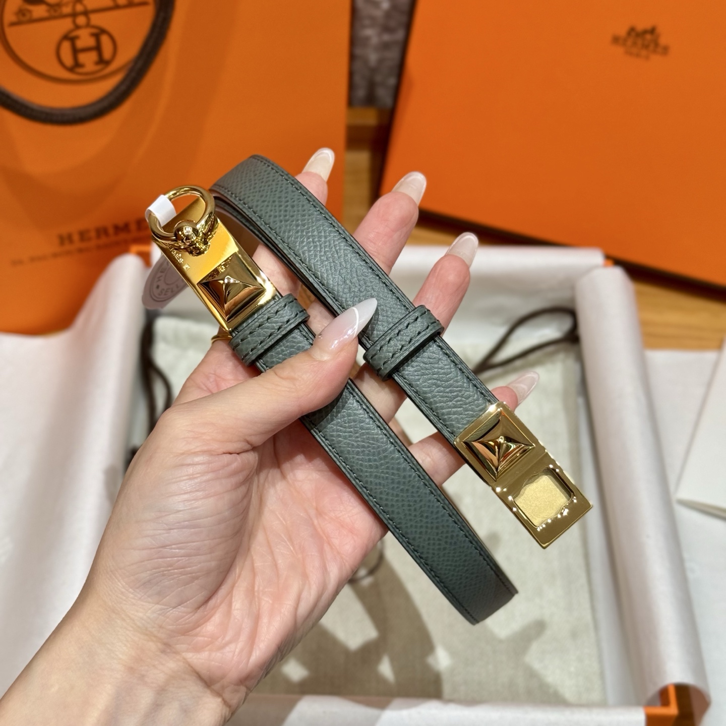 H家新款女款調節腰帯 - Epsom小牛皮製、自由調節可能