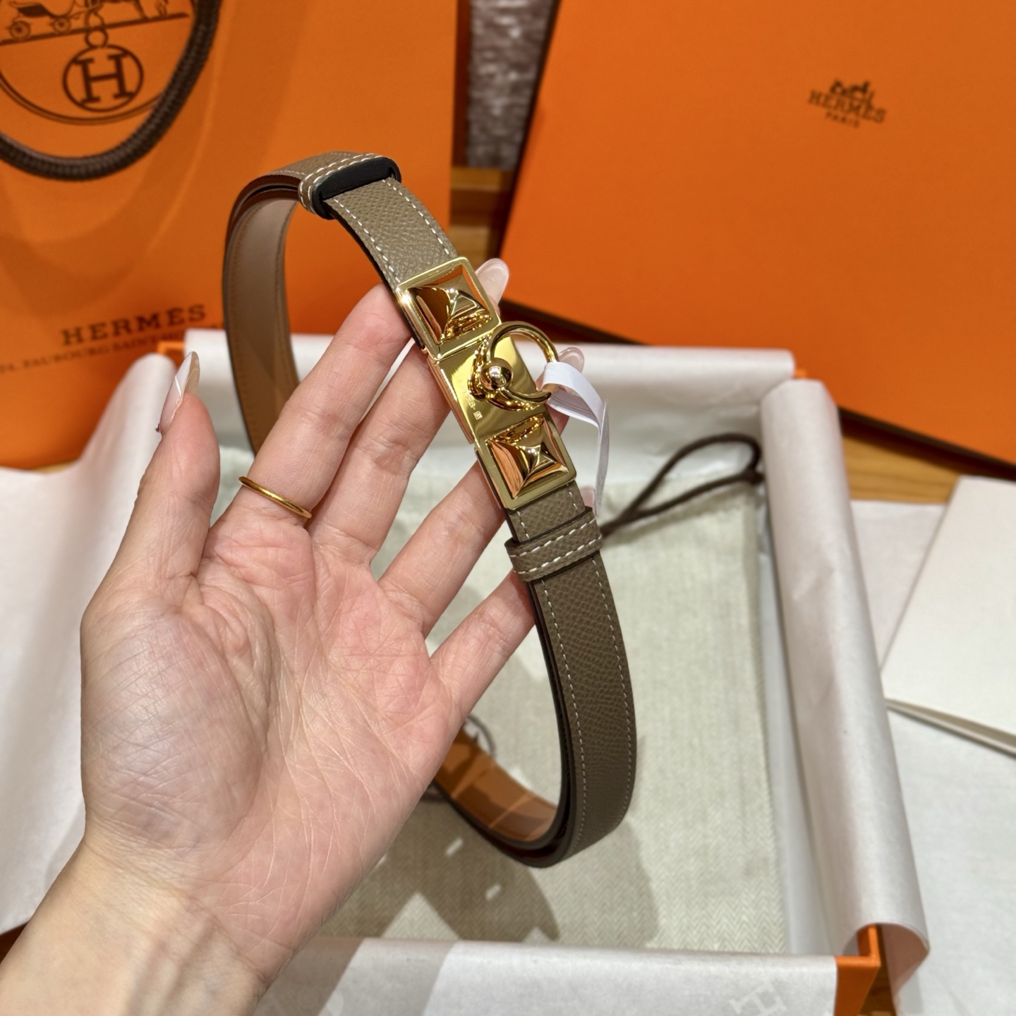 H家新款女款調節腰帶 - Epsom小牛皮と镀金kelly皮带扣