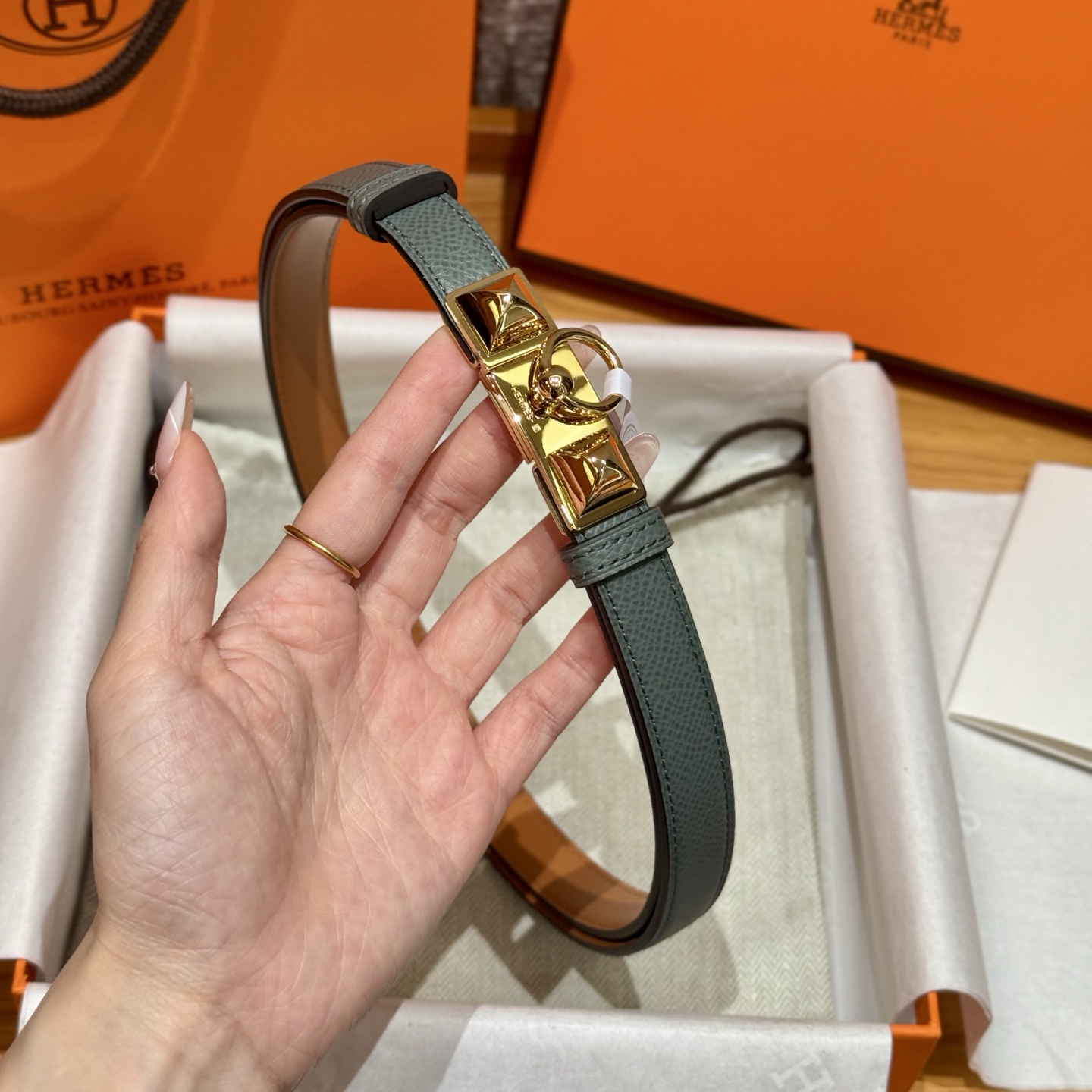 H家新款女款調節腰帯 - Epsom小牛皮製、自由調節可能