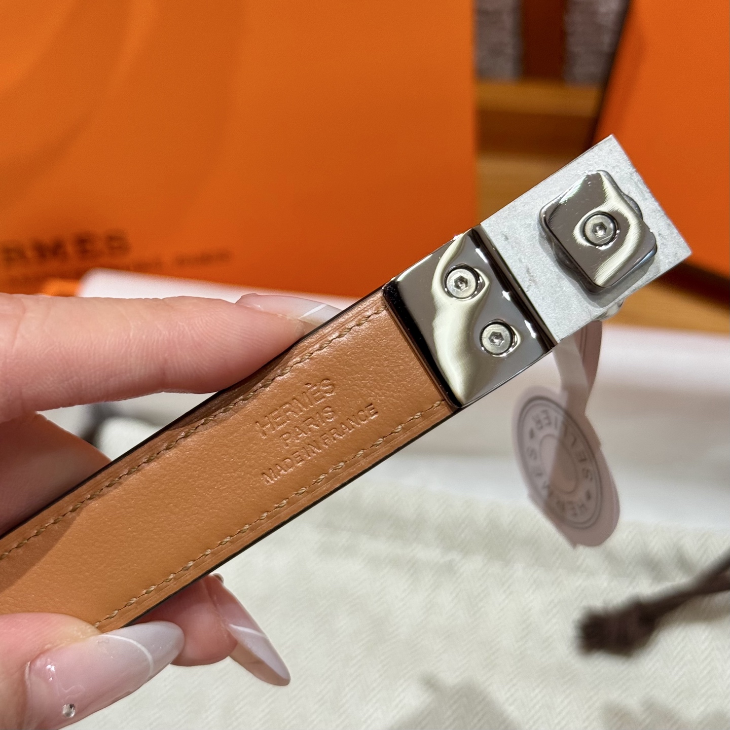 H家新款女款調節腰帶 - Epsom小牛皮と金具で華やかさを演出