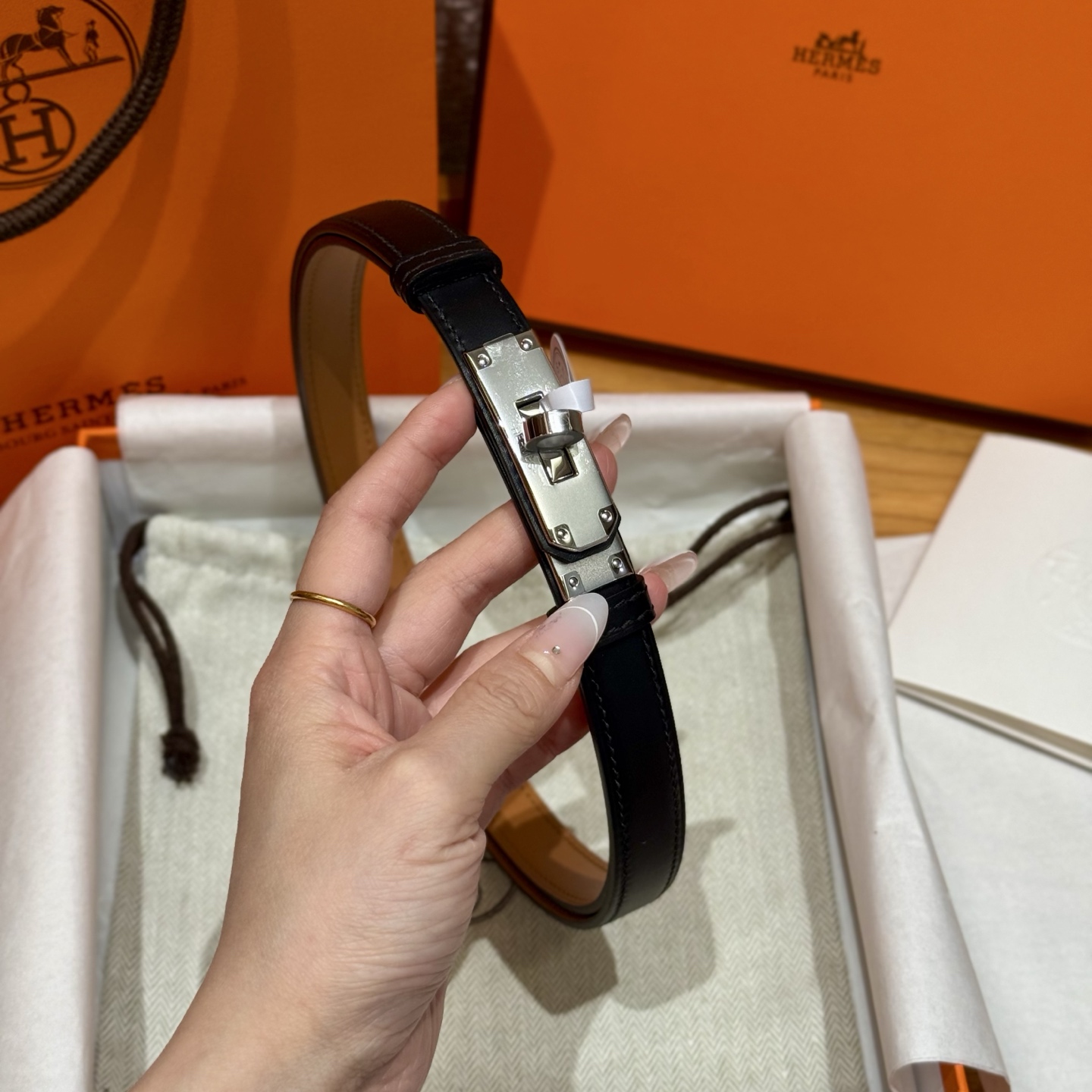 H家新款平纹小牛皮腰带 - 調整可能なデザイン