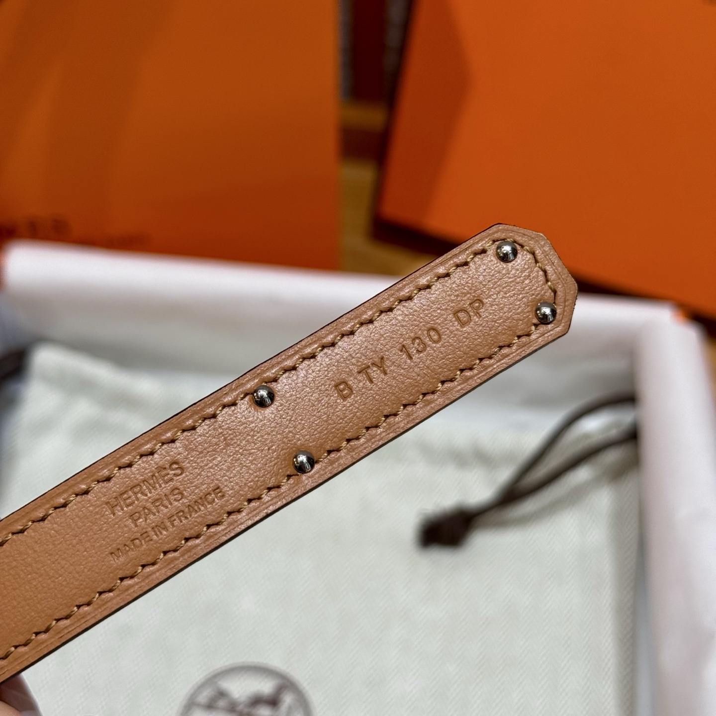 H家新款平纹小牛皮腰带 - 調整可能なデザイン