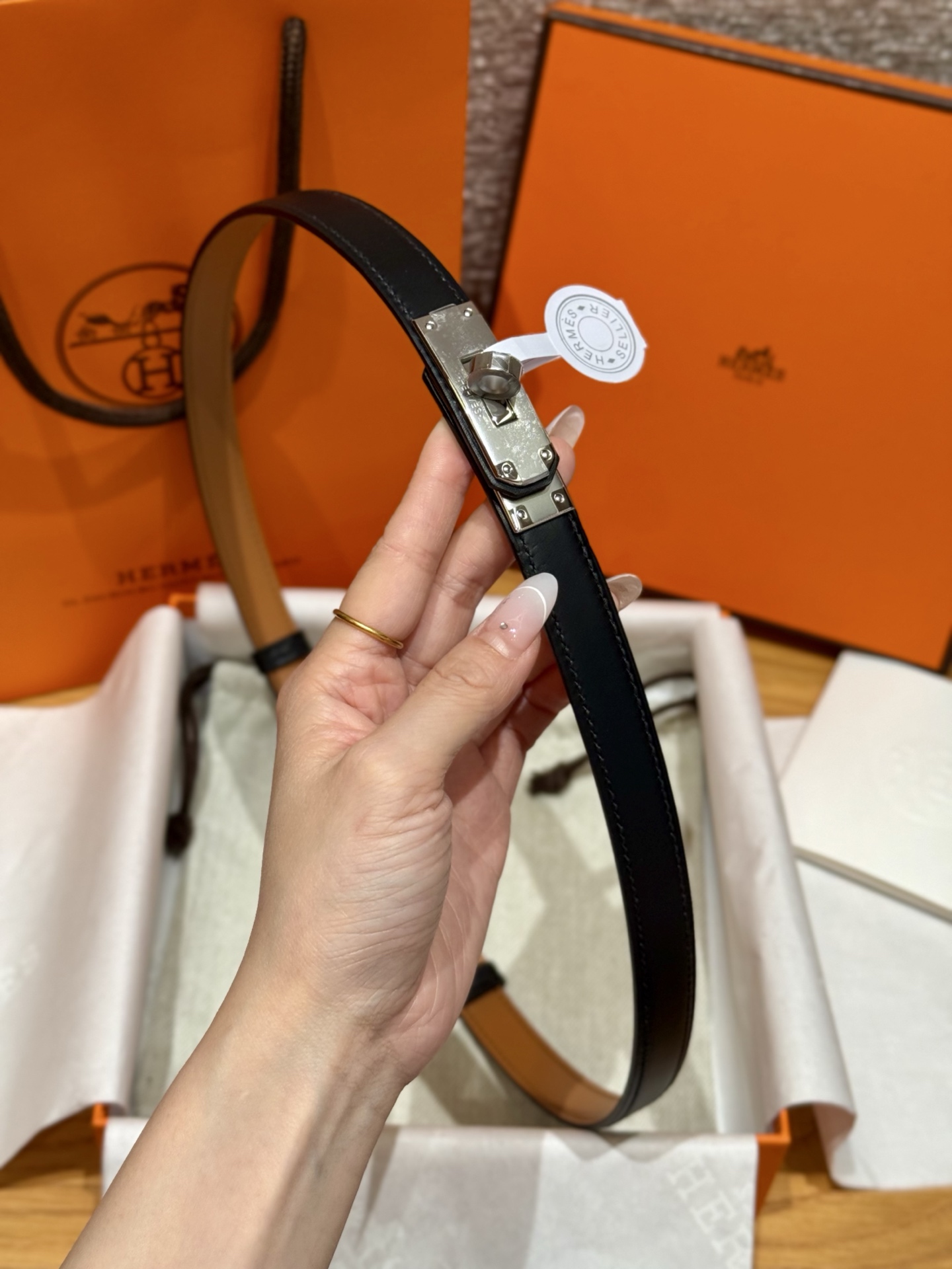 H家新款平纹小牛皮腰带 - 調整可能なデザイン