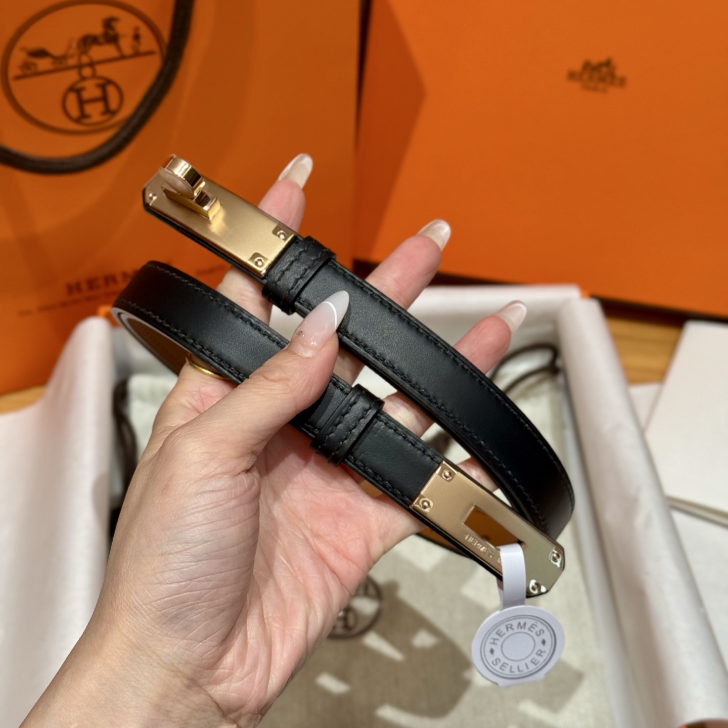 H家新款平纹小牛皮女子腰带