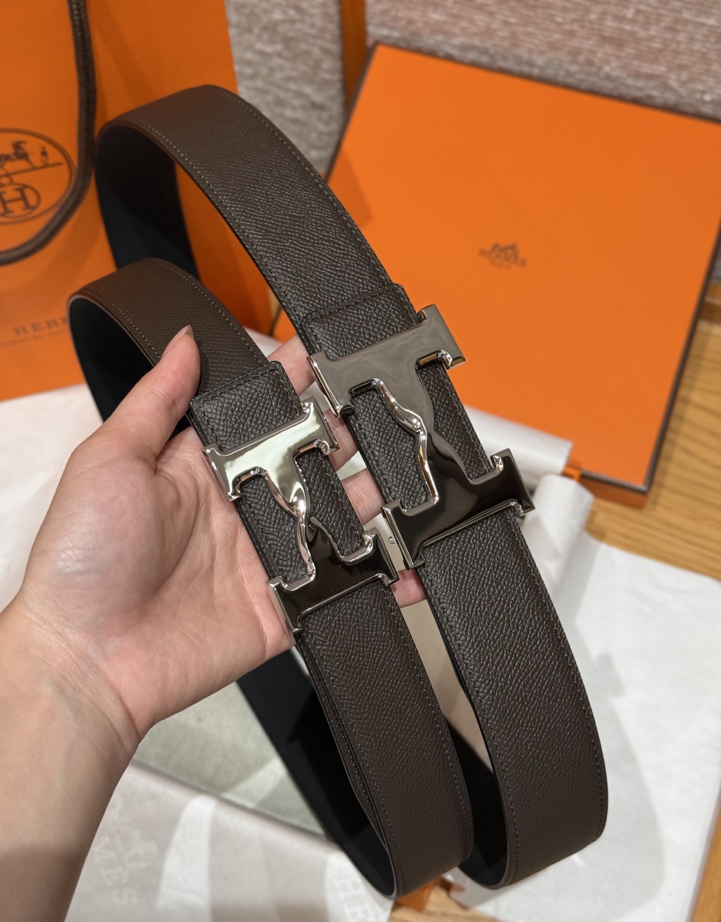 H家男款腰带 - 3D立体デザインとリバーシブル機能