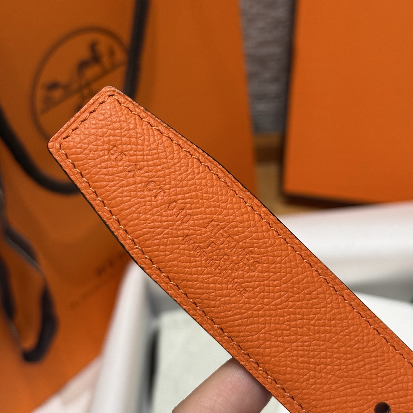 H家男款腰带 - スタイリッシュで高級感溢れるリバーシブルデザイン