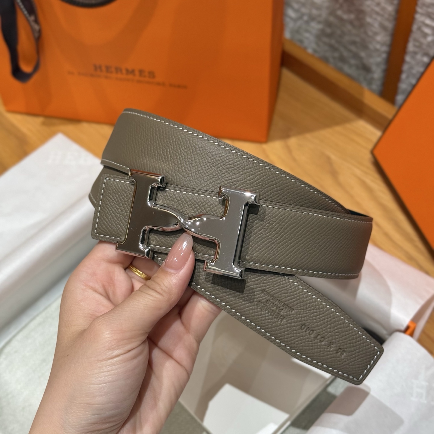 H家男款腰带 - 双面使用の高級感溢れるデザイン