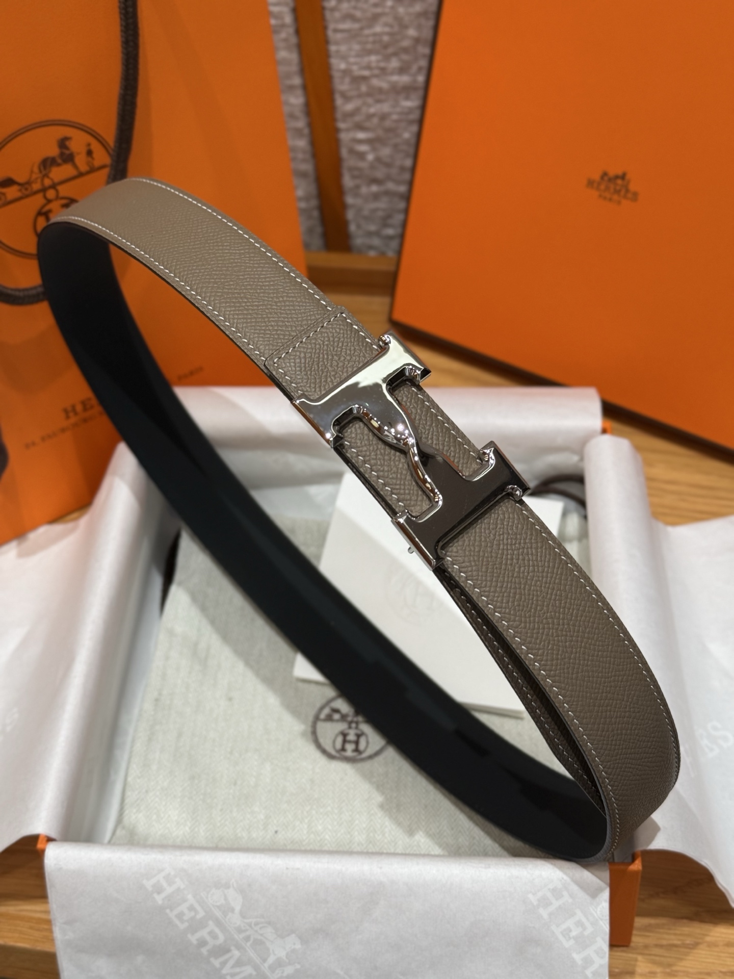 H家男款腰带 - 双面使用の高級感溢れるデザイン