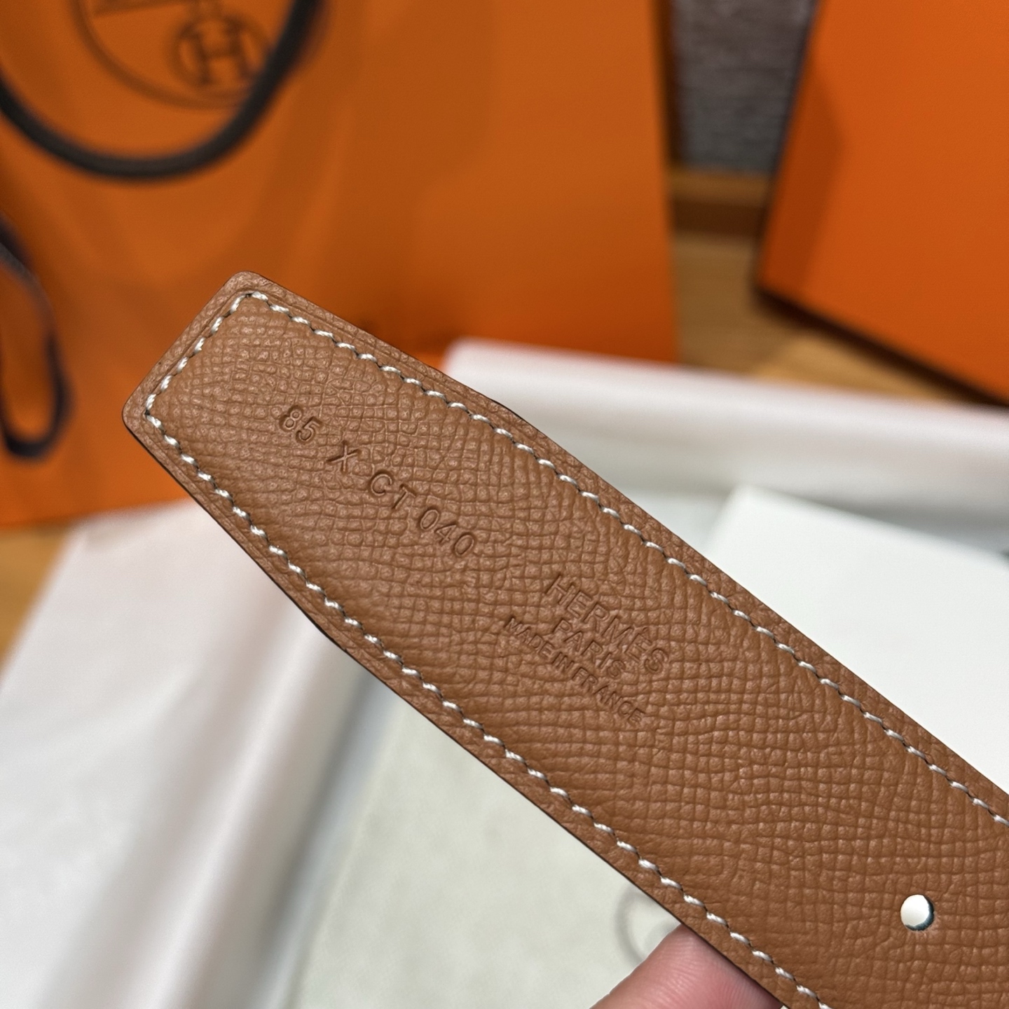 H家男款腰带 - デザイン性と機能性を兼ね備えたビジネス＆カジュアル向け