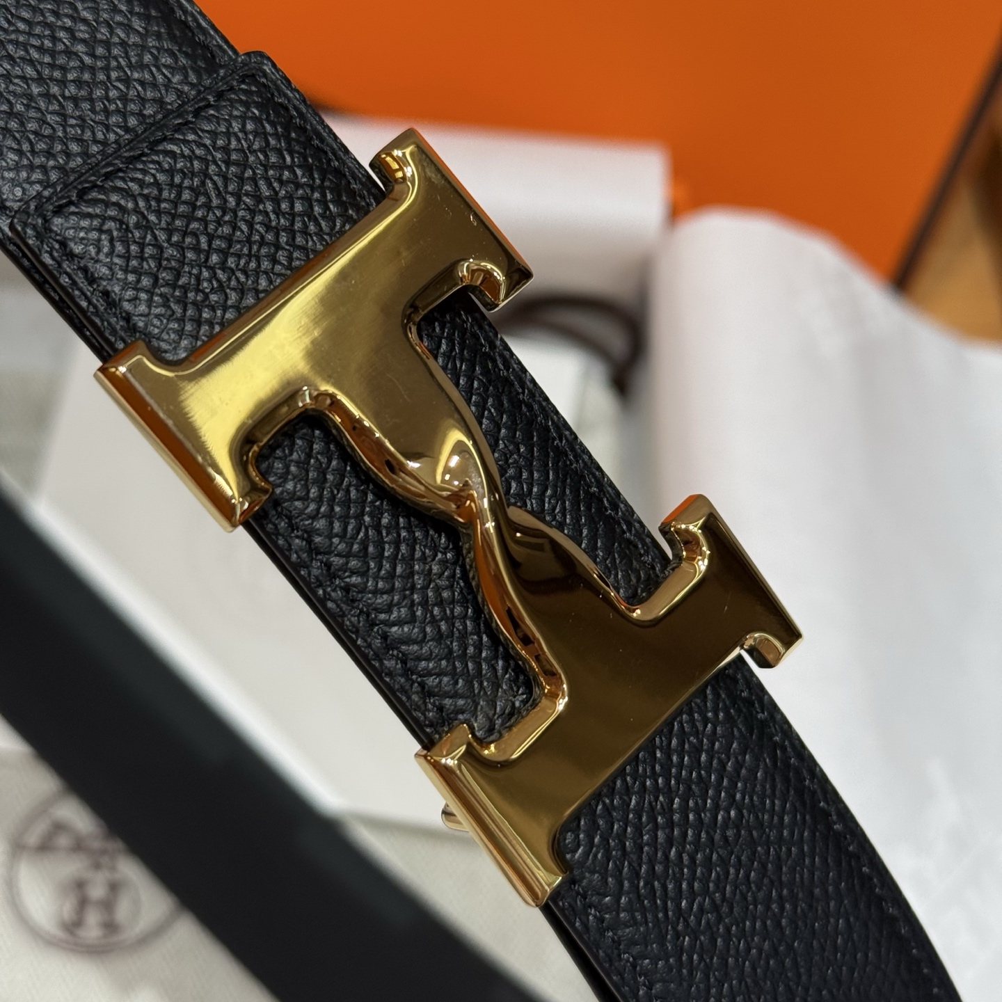 H家男款腰带 - 双面デザインと3D効果の高級ベルト