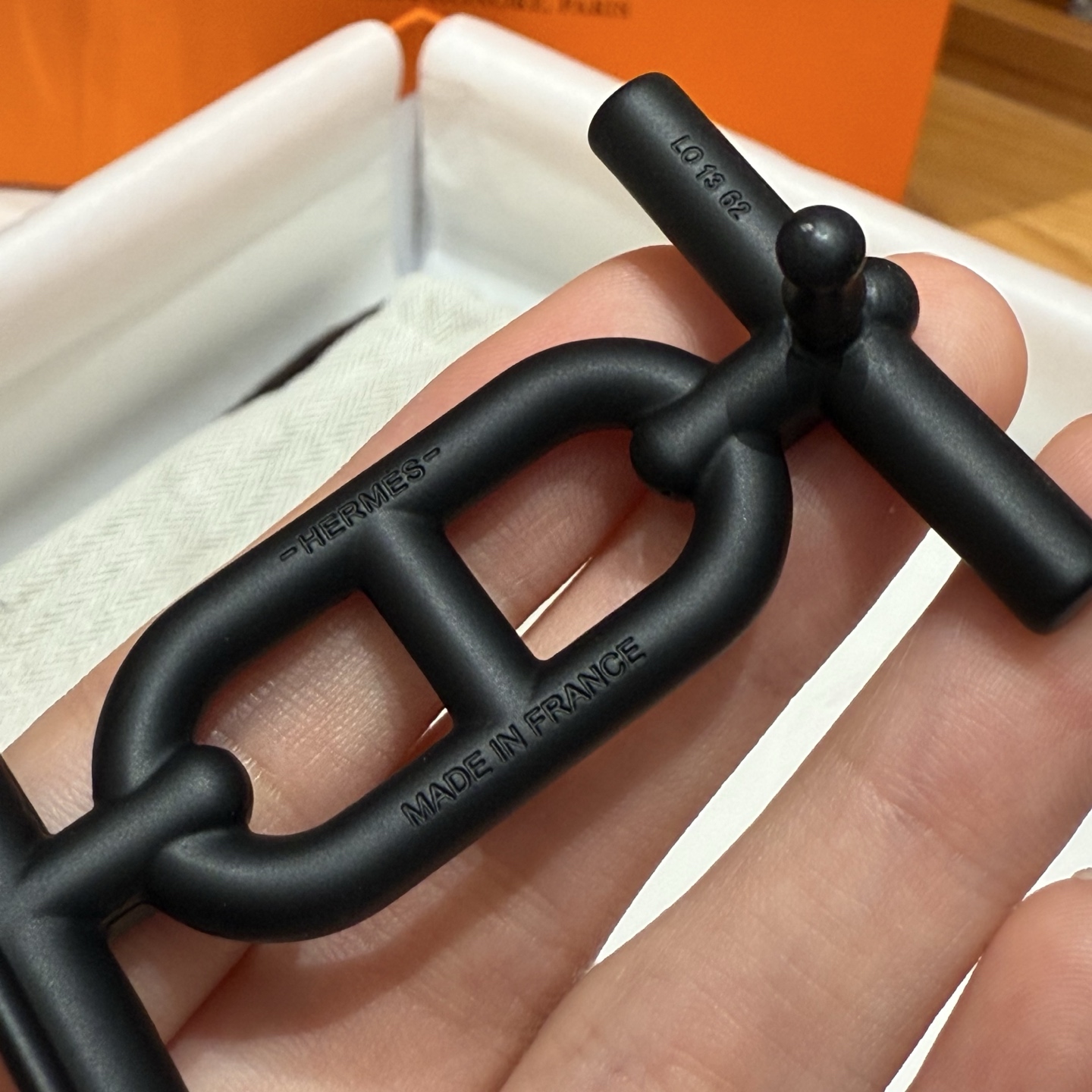 H家男款双面皮腰带 - エレガントなHロゴとChaine d'Ancreデザイン