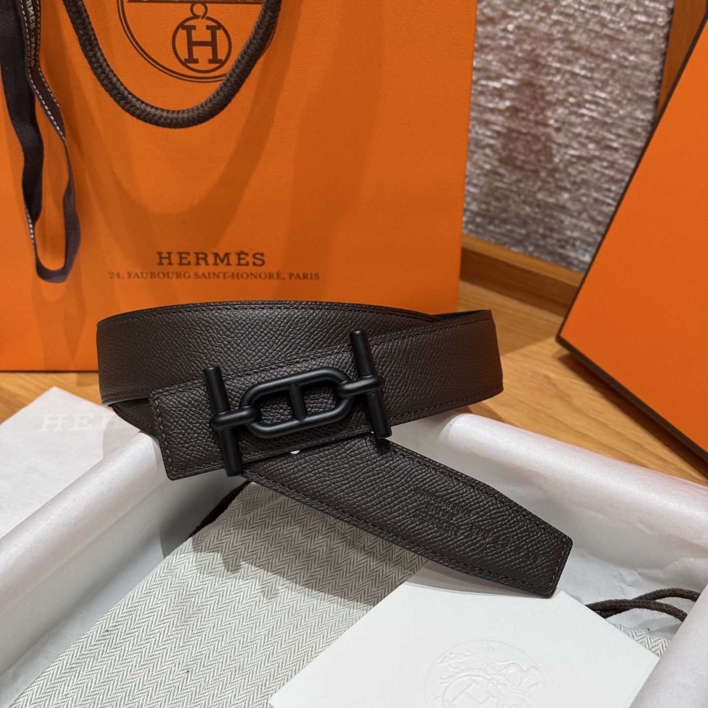 H家 男款 双面皮腰带 - 優雅なデザインと高品質素材