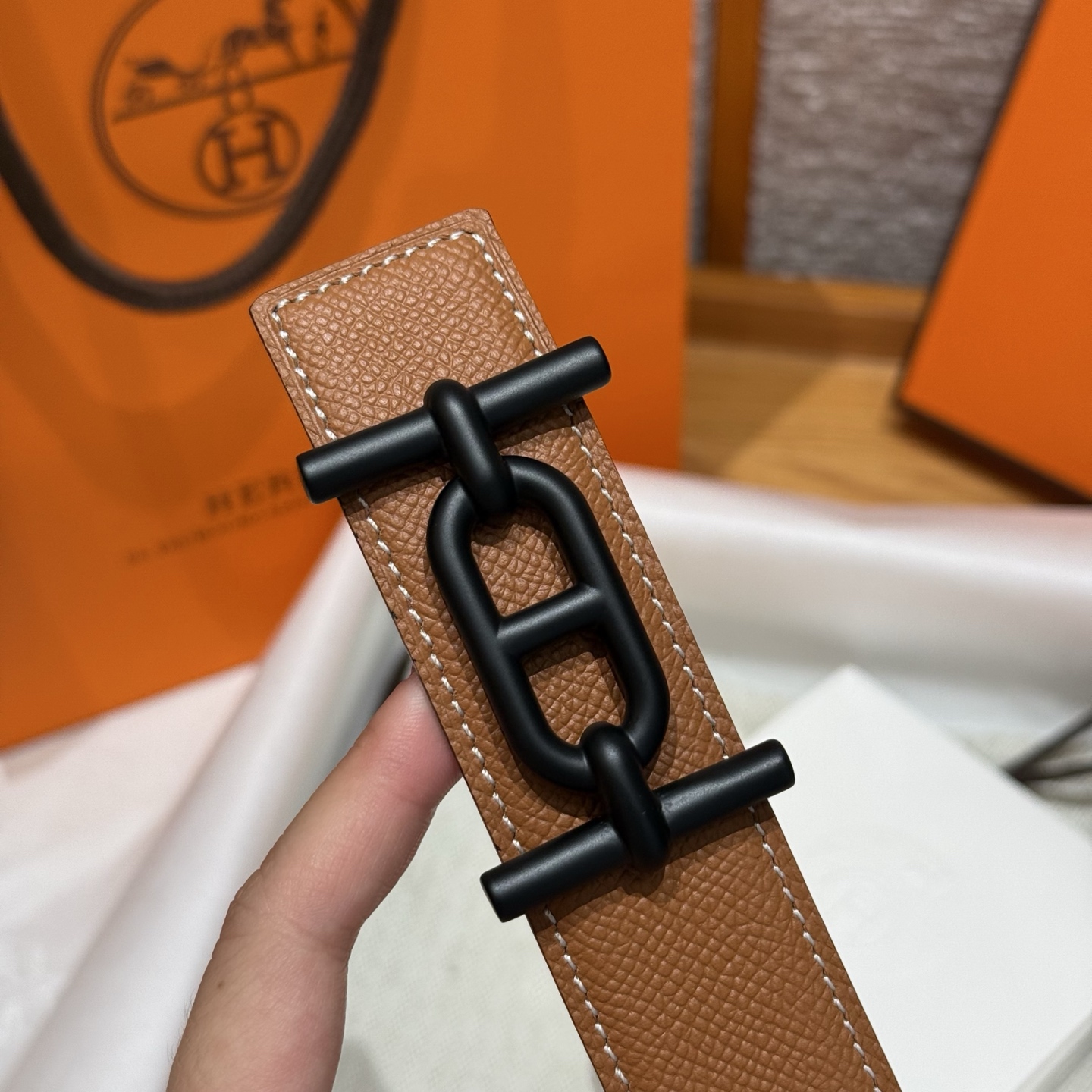 H家男款双面皮腰带 - エレガントなHロゴとChaine d'Ancreデザイン