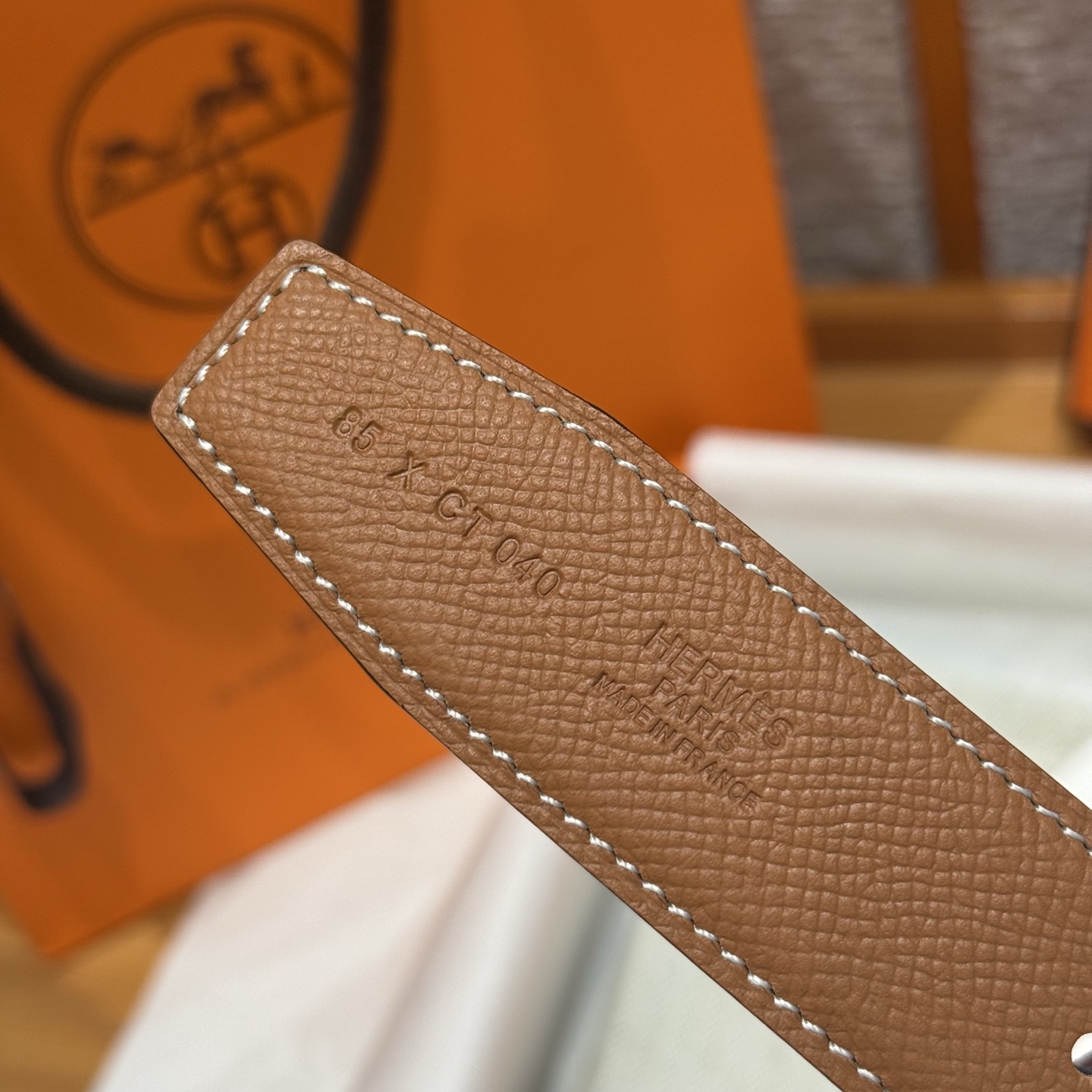 H家新款“赛马骑师”皮带扣腰带 - エレガントなデザインと高級素材