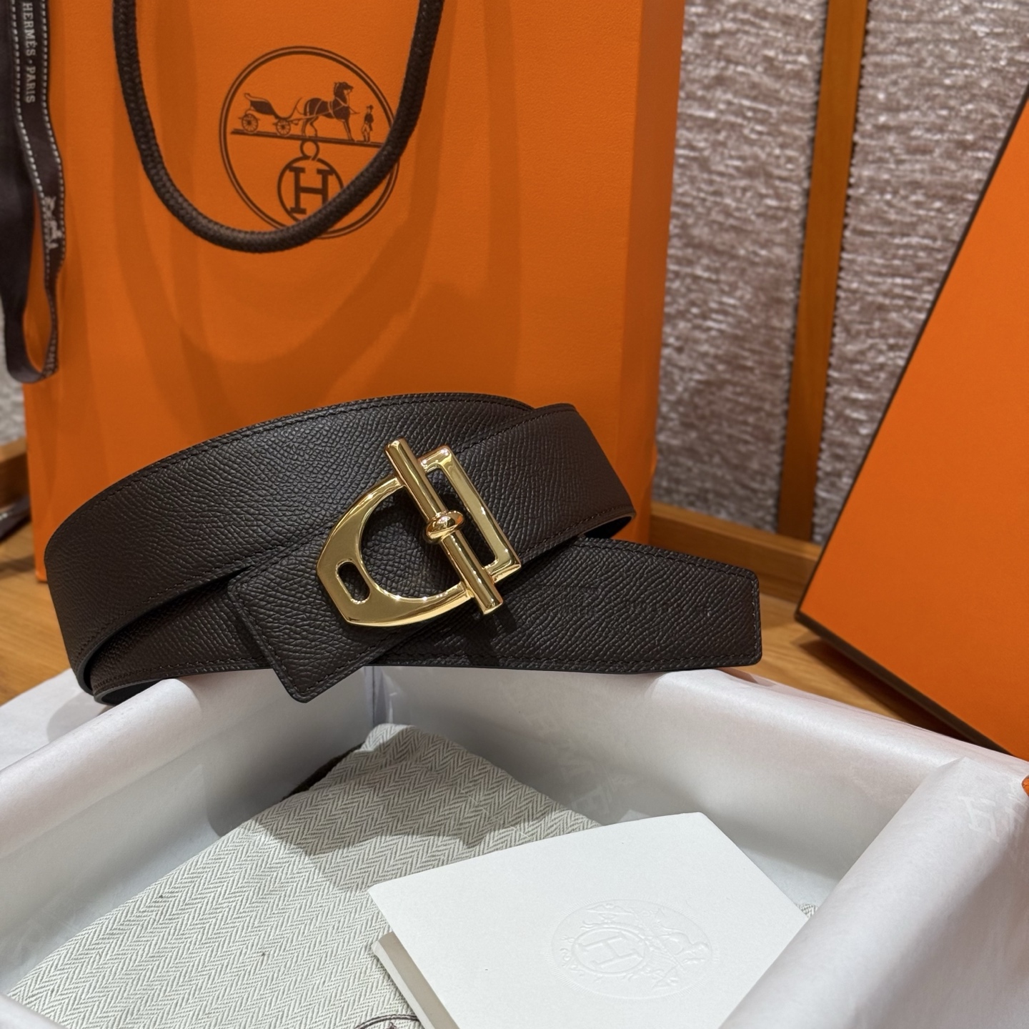 H家新款五金男士腰带 - マ镫デザインと双面小牛皮