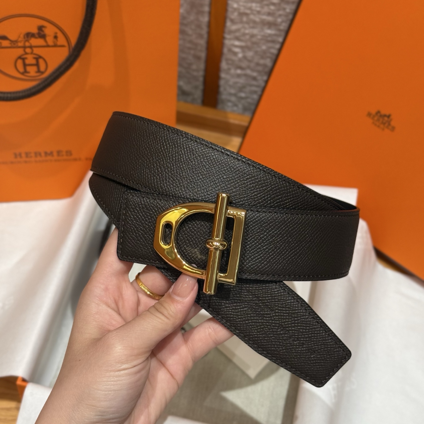 H家新款五金男士腰带 - マ镫デザインと双面小牛皮