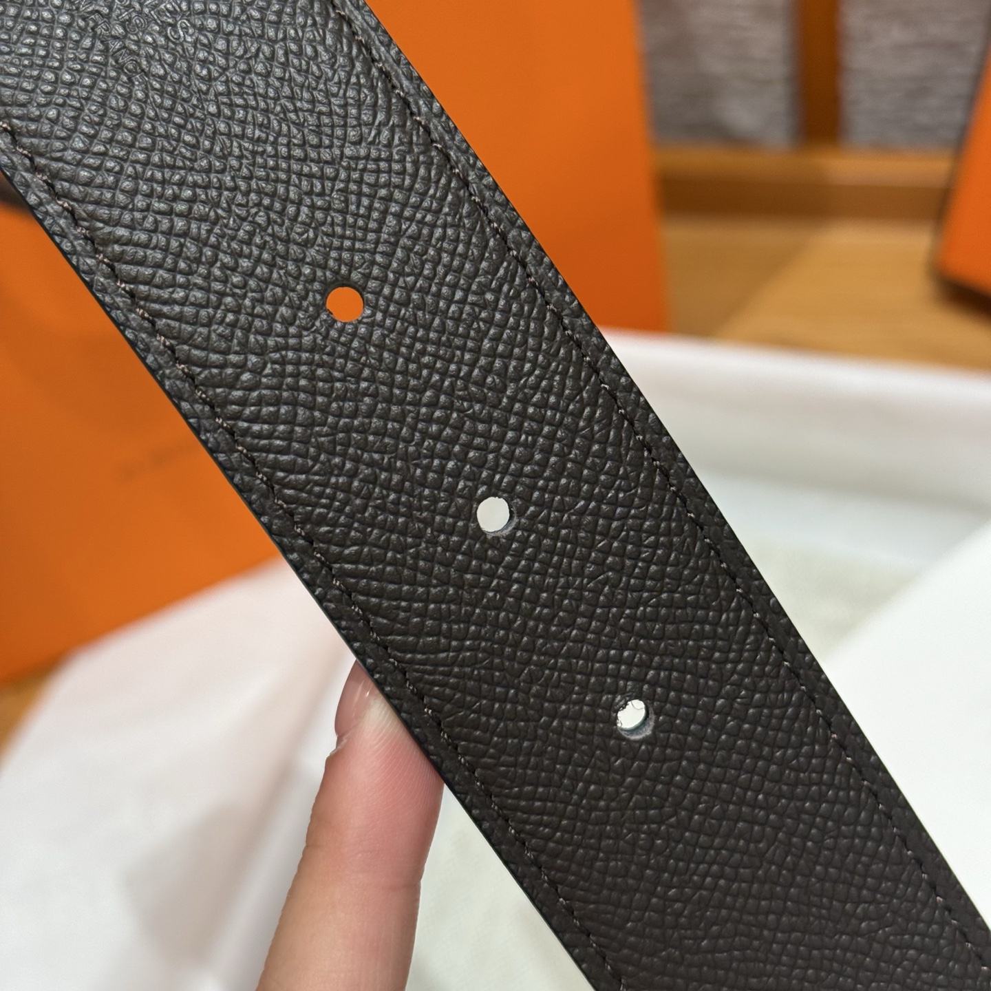 H家新款五金男士腰带 - マ镫デザインと双面小牛皮