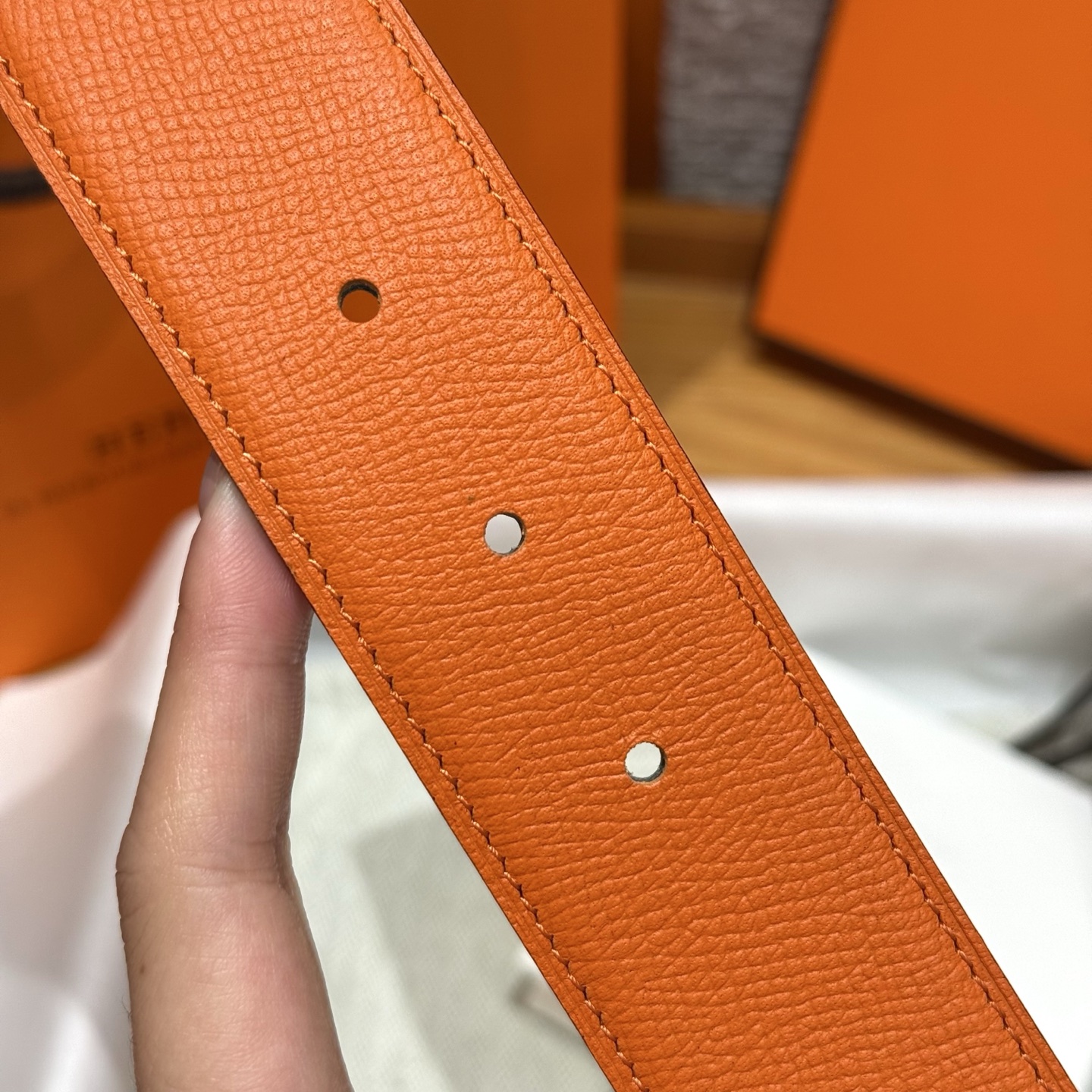 H家新款五金男士腰带 - 馬鎖デザインと双面小牛皮使用