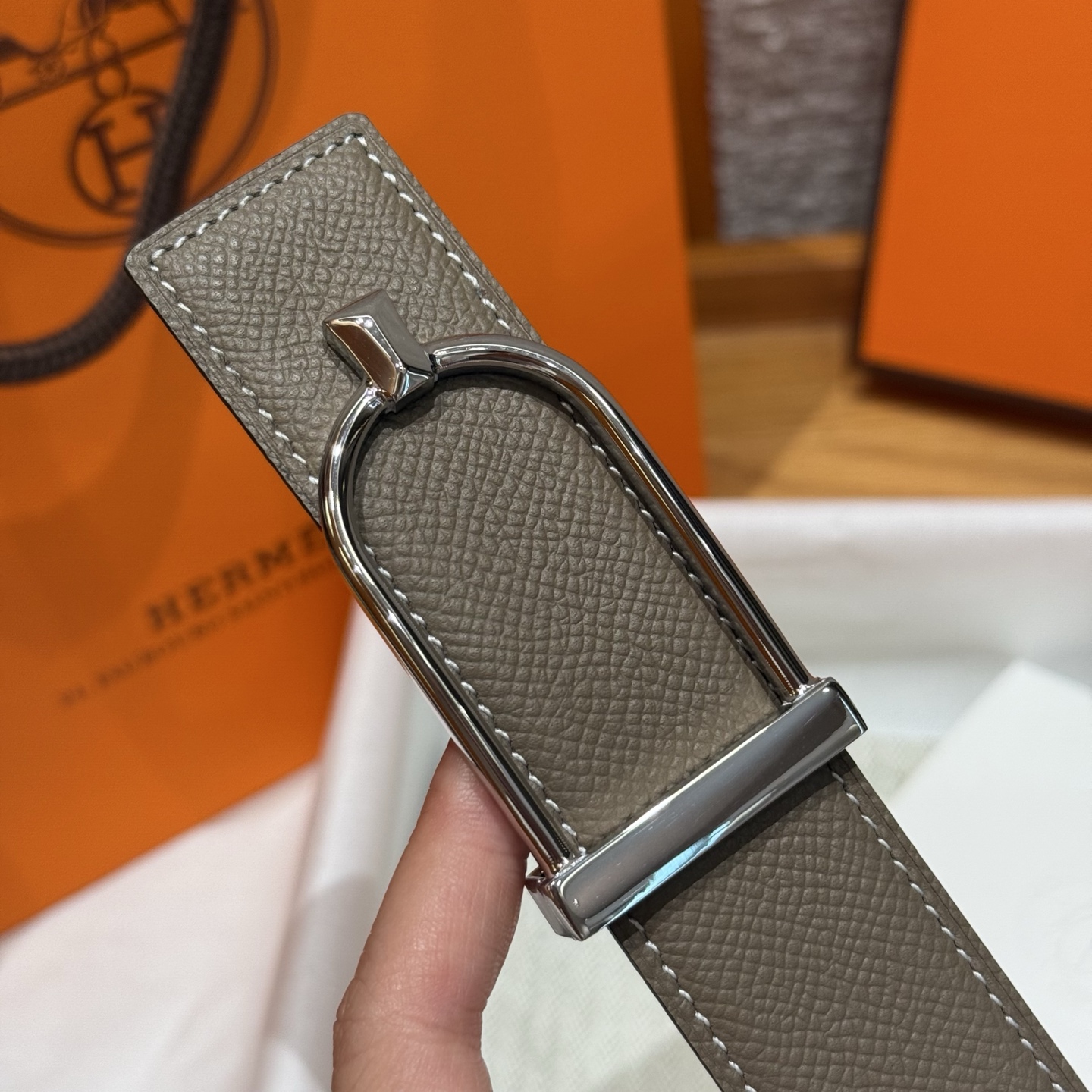 H家Ecrin皮带扣&双面皮腰带 - 高級感あふれるデザイン