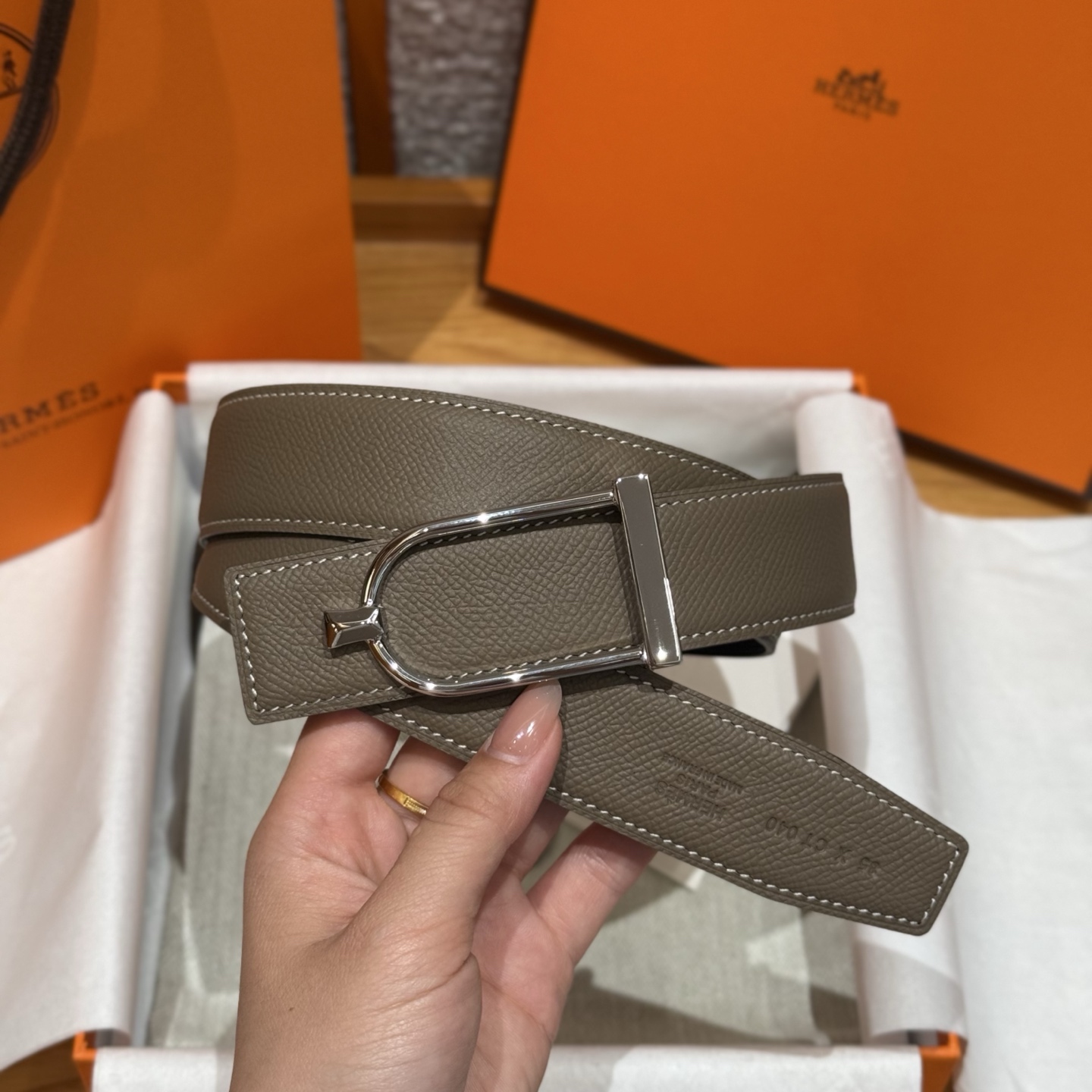 H家Ecrin皮带扣&双面皮腰带 - 高級感あふれるデザイン