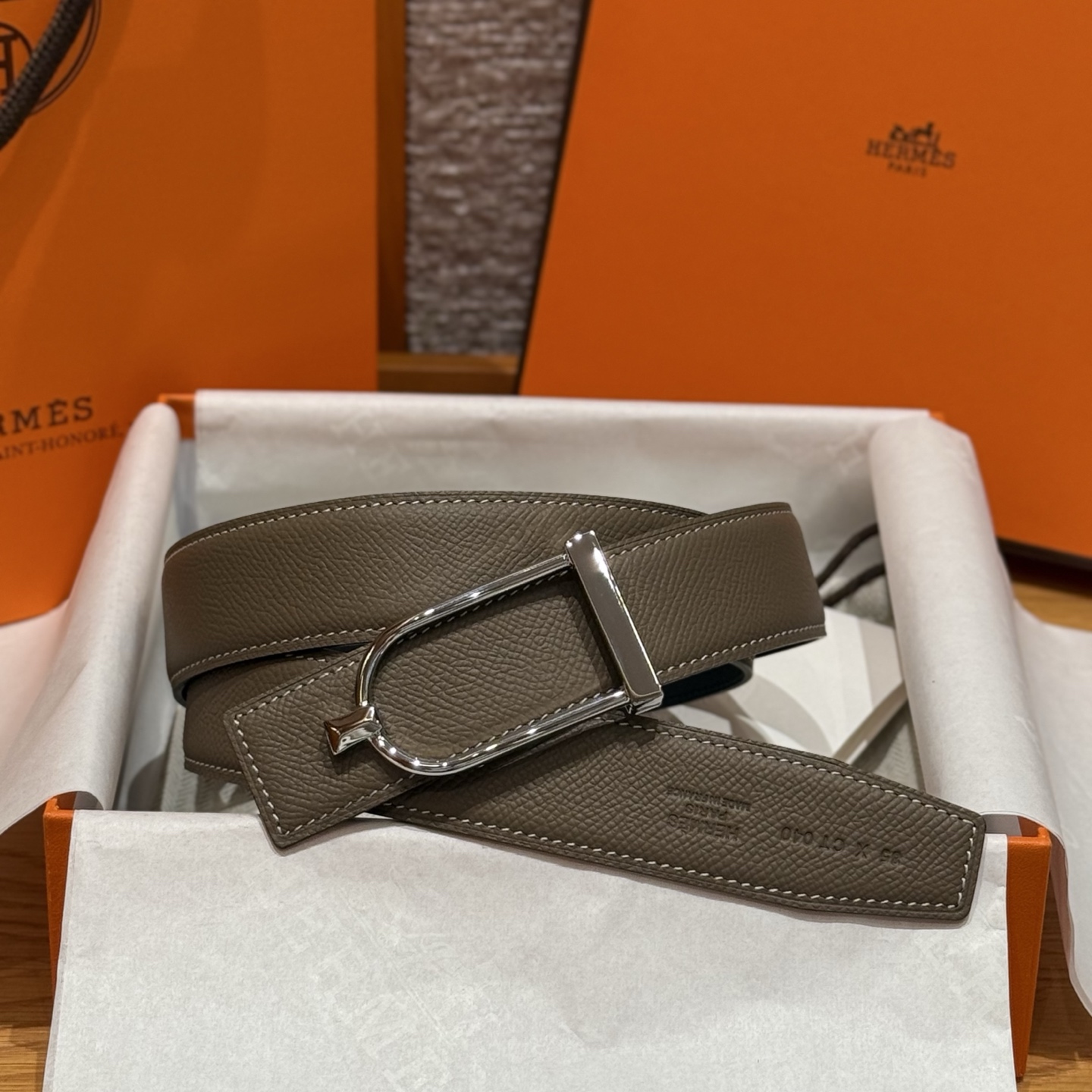 H家Ecrin皮带扣&双面皮腰带 - 高級感あふれるデザイン