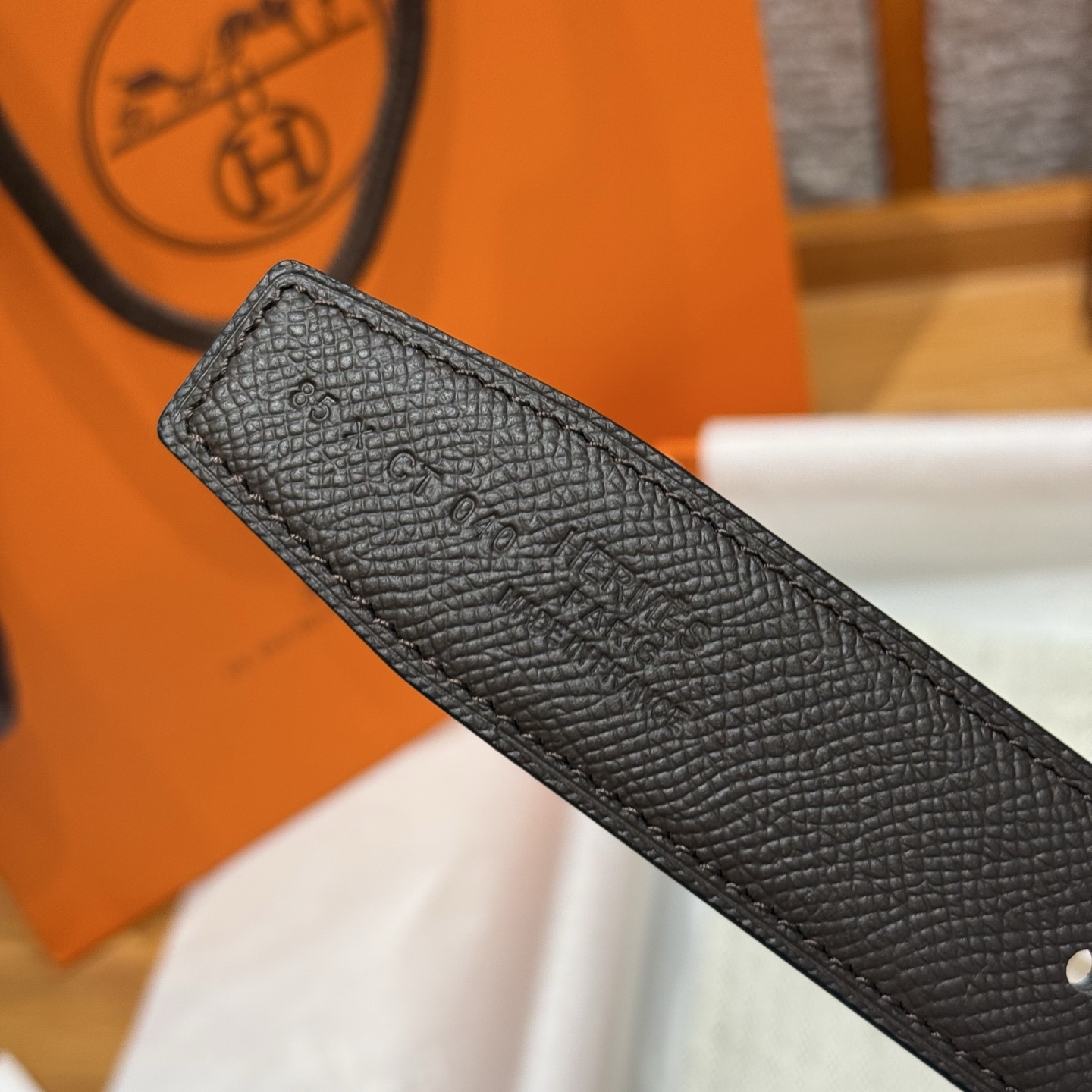 H家Ecrin皮带扣&双面皮腰带 - 魅力的なデザインと高品質な素材