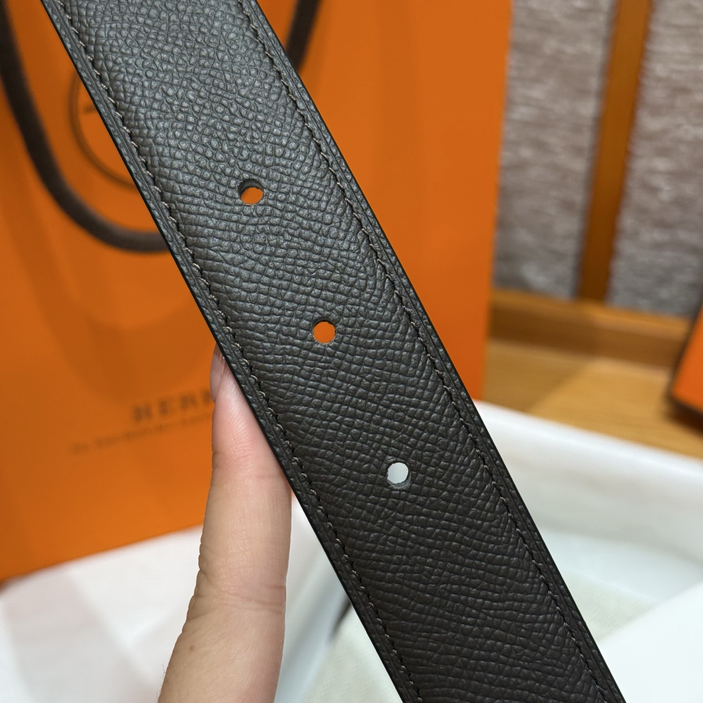 H家Ecrin皮带扣&双面皮腰带 - 魅力的なデザインと高品質な素材