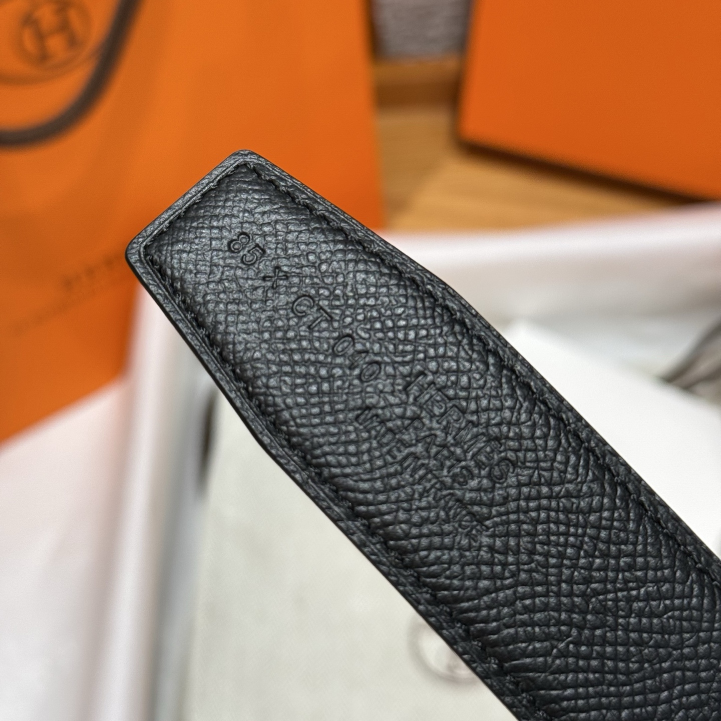 H家Ecrin双面皮腰带 - エレガントなデザインの皮带扣