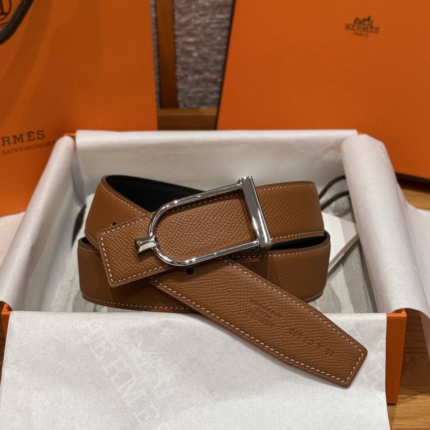 H家Ecrin皮带扣＆双面皮腰带 - 上質なデザインと機能性
