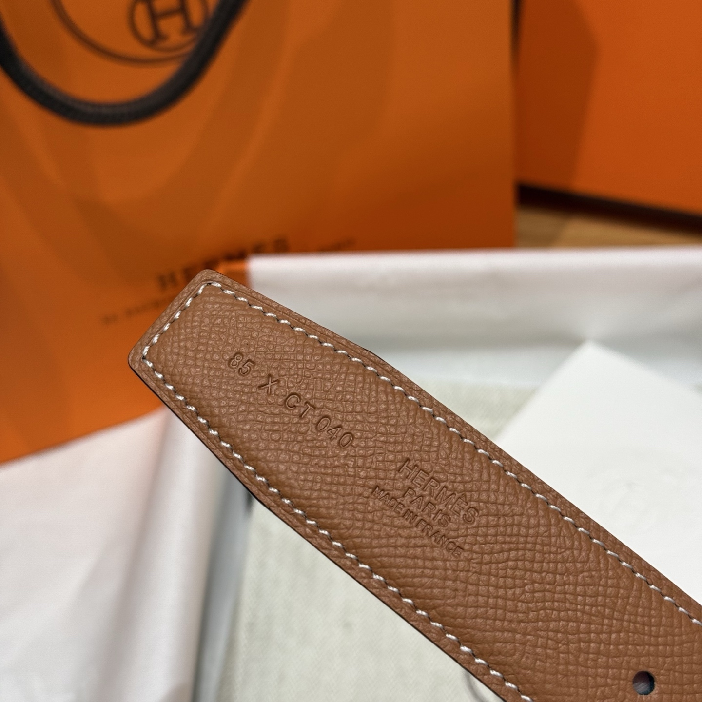 H家Ecrin皮带扣&双面皮腰带 - 上質なデザインと機能性