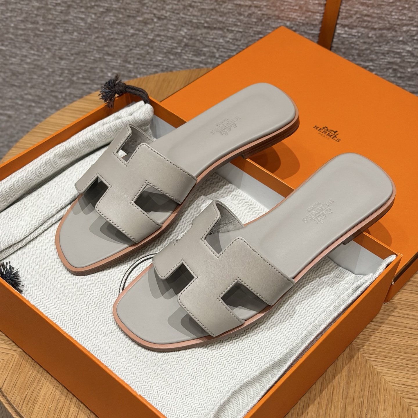 Hermès Oran swift (Pebble Beige)